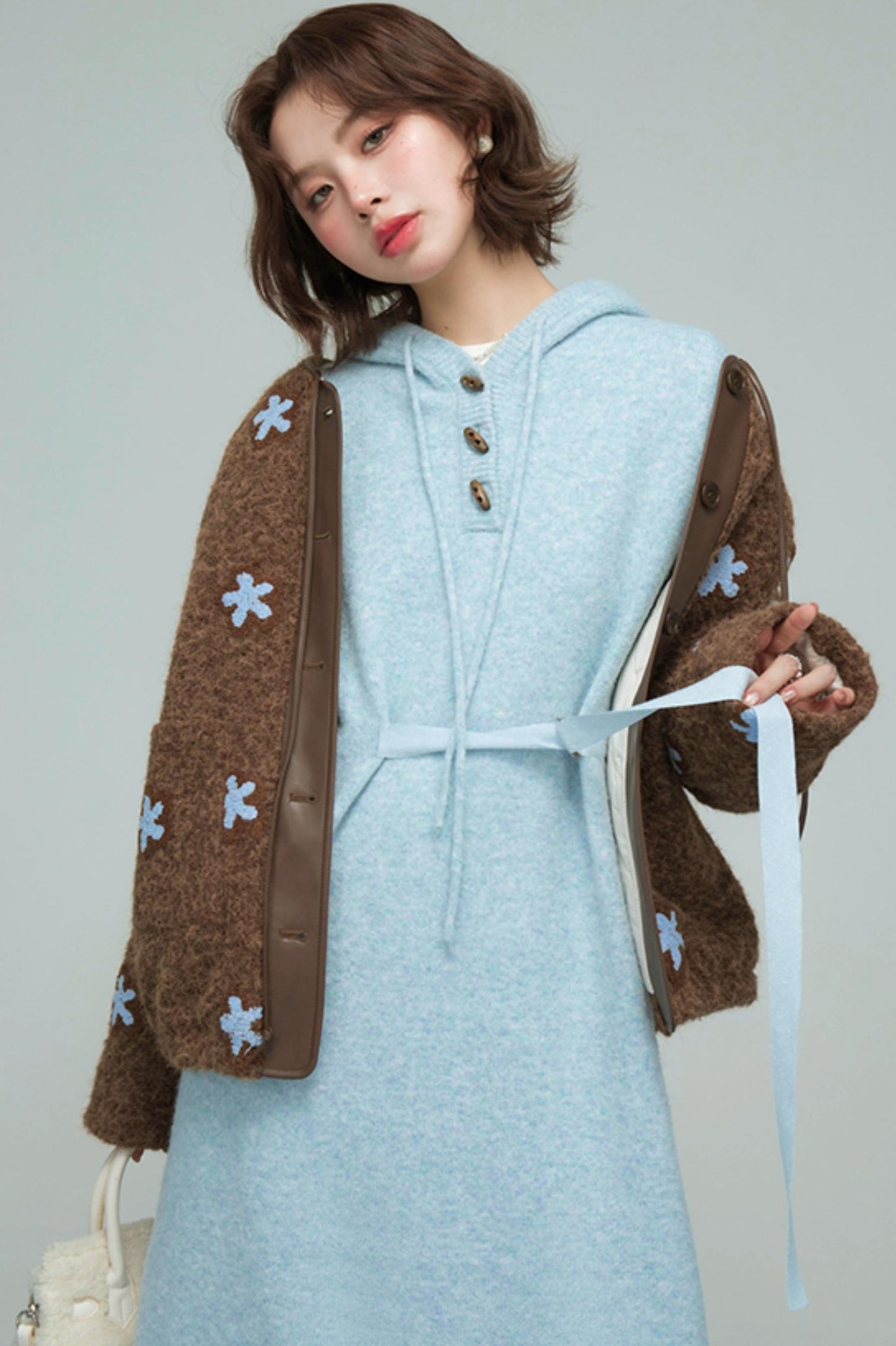 レイクブルーフーデッドニットドレス