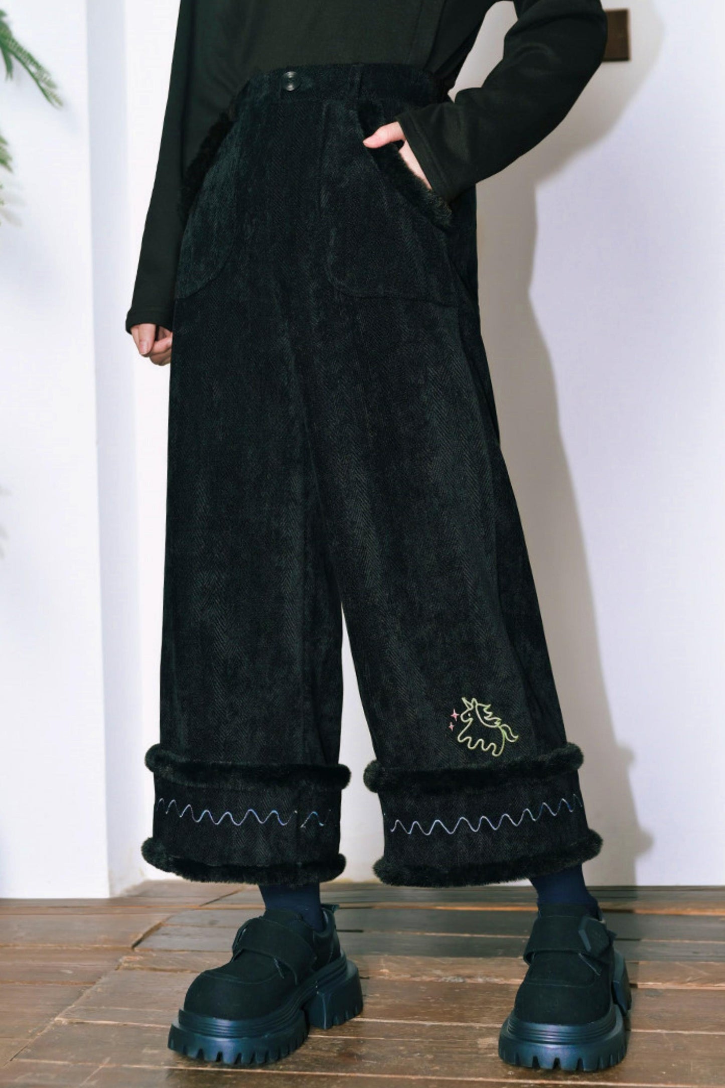 モードエンブロイダードシェニールパンツ