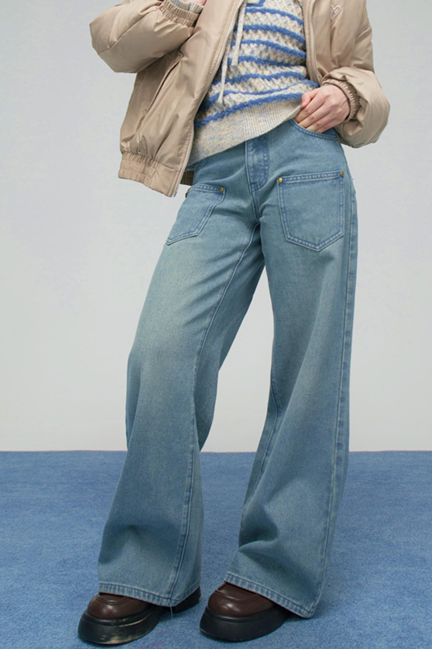 ウォームブルースタッデッドジーンズ