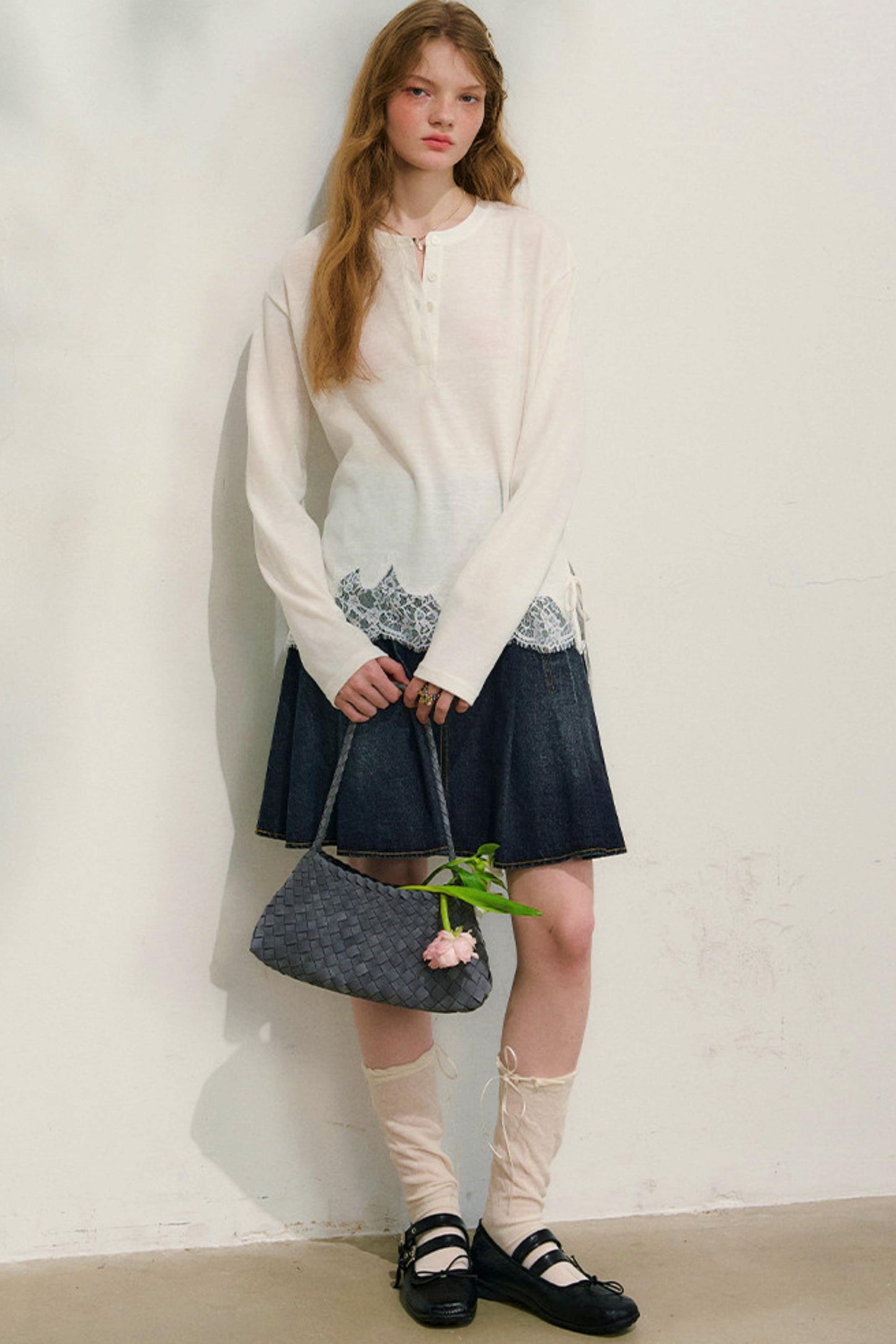 スウェイングシルエットレースブラウス