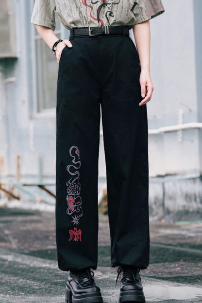 Schwarze Hose mit Schlangen- und China-Stickerei