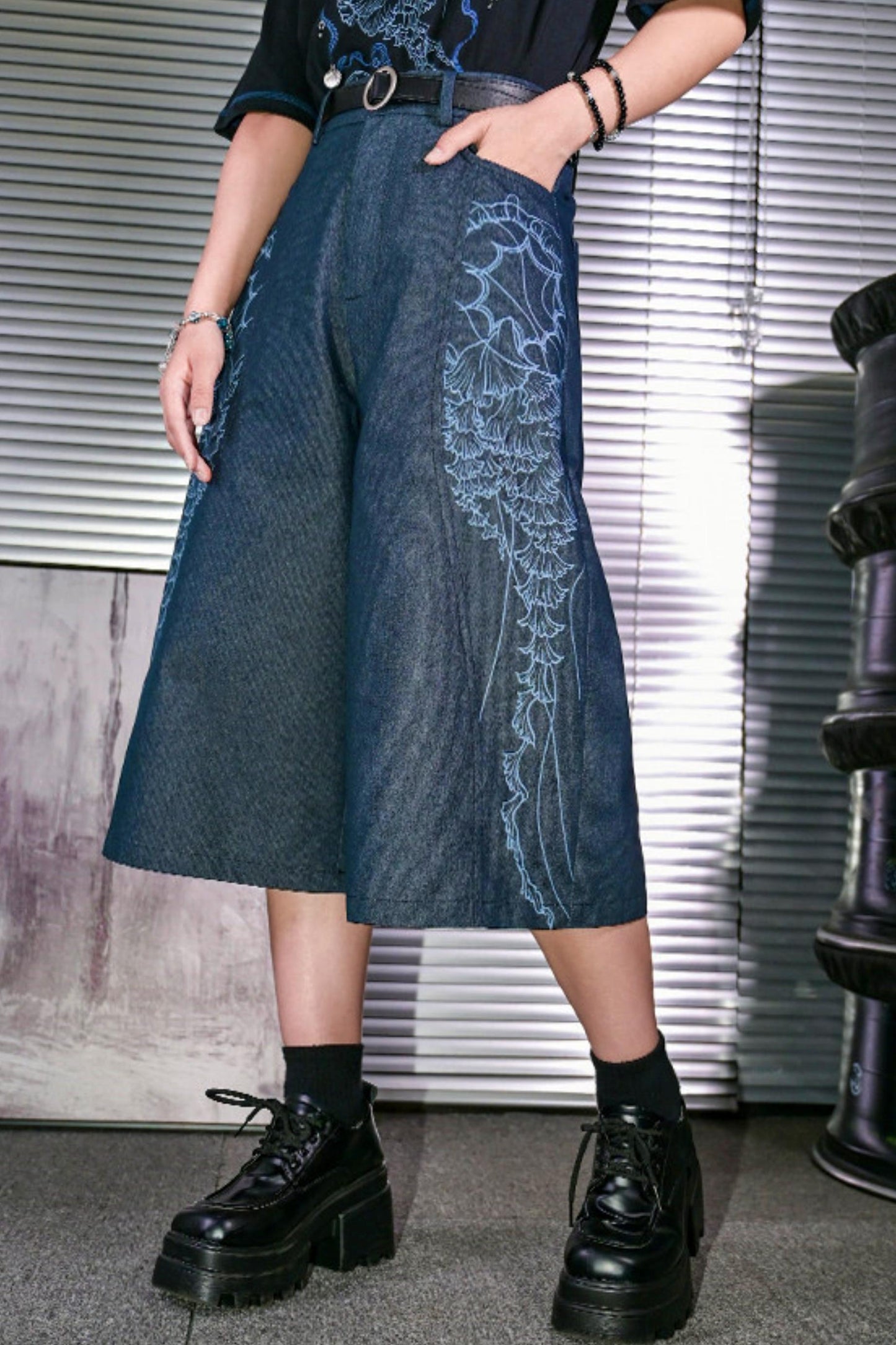 ブルーリアルムヴィンテージデニムパンツ