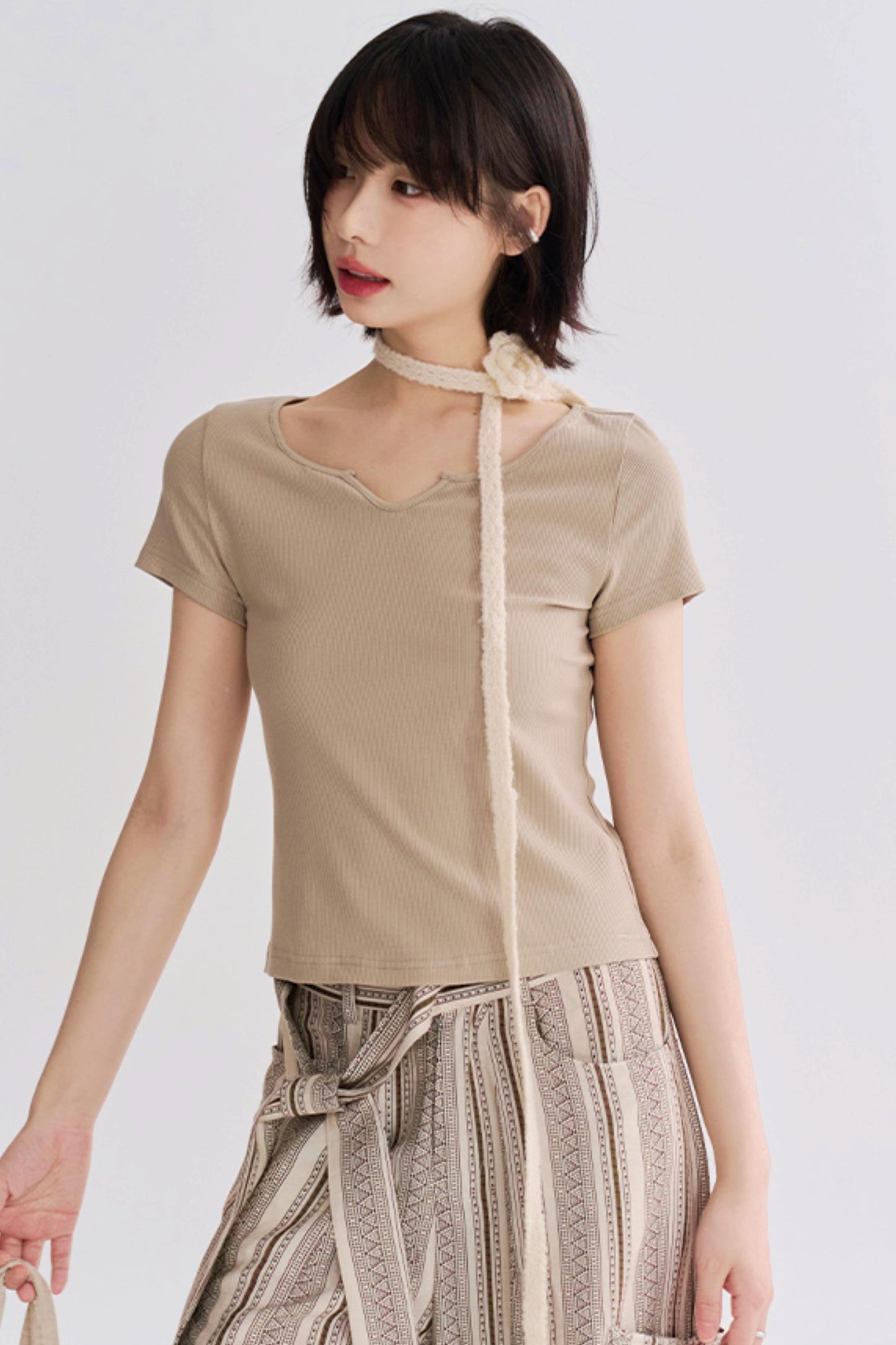 Ribbed Large Neckline Cropped Tee Shirt