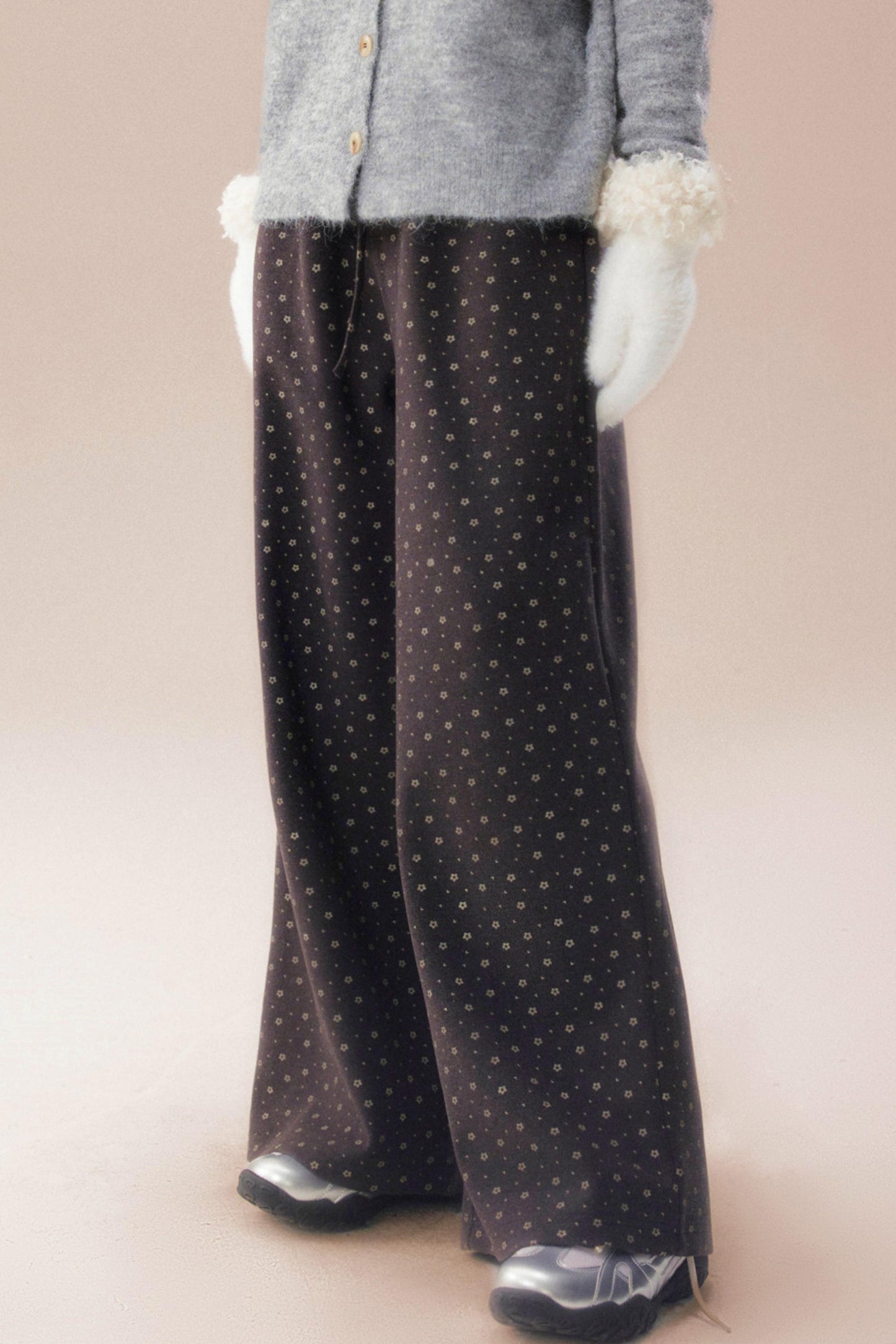 Design straight loose pants