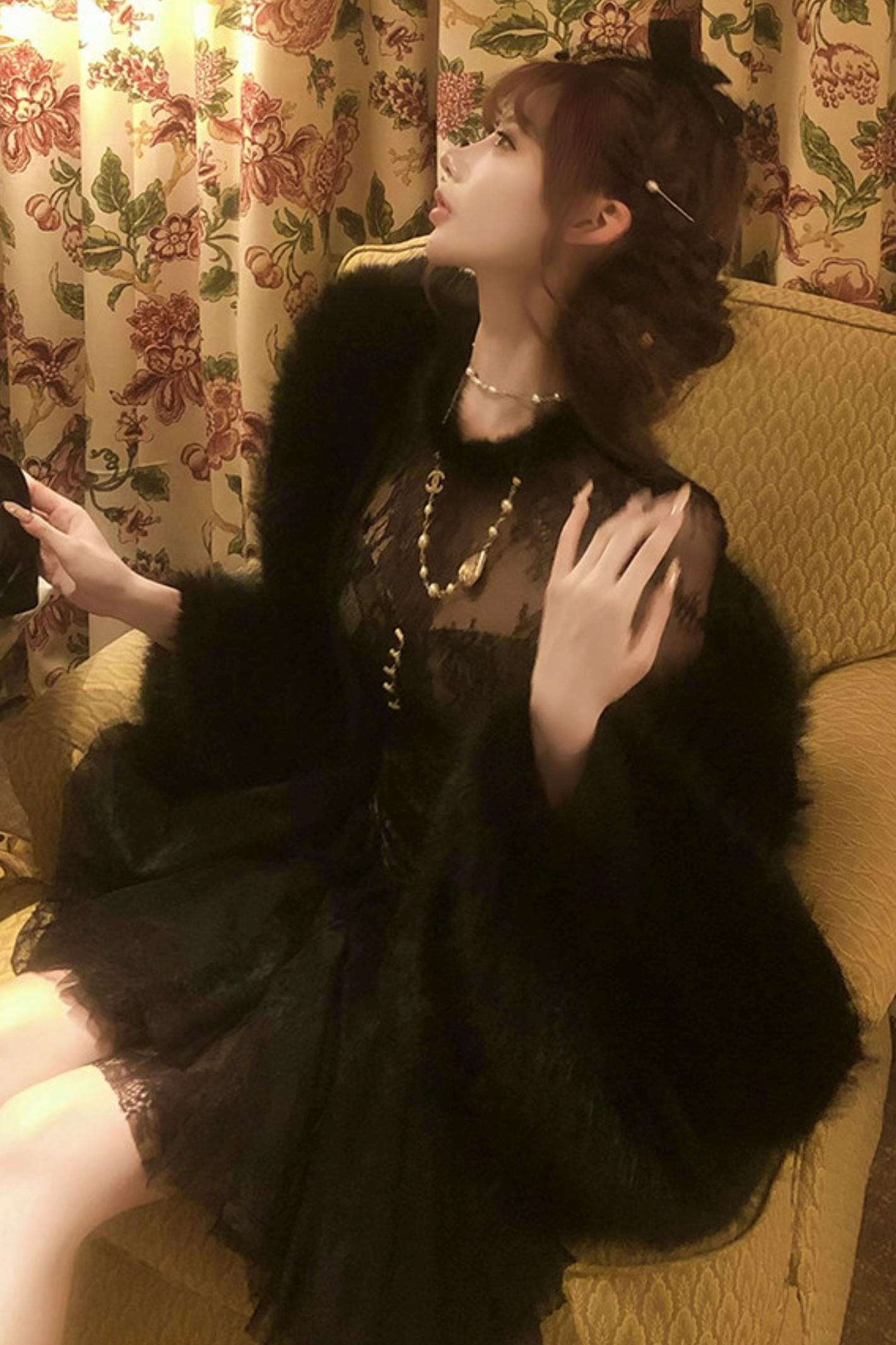 Elegant Black Fur Cape