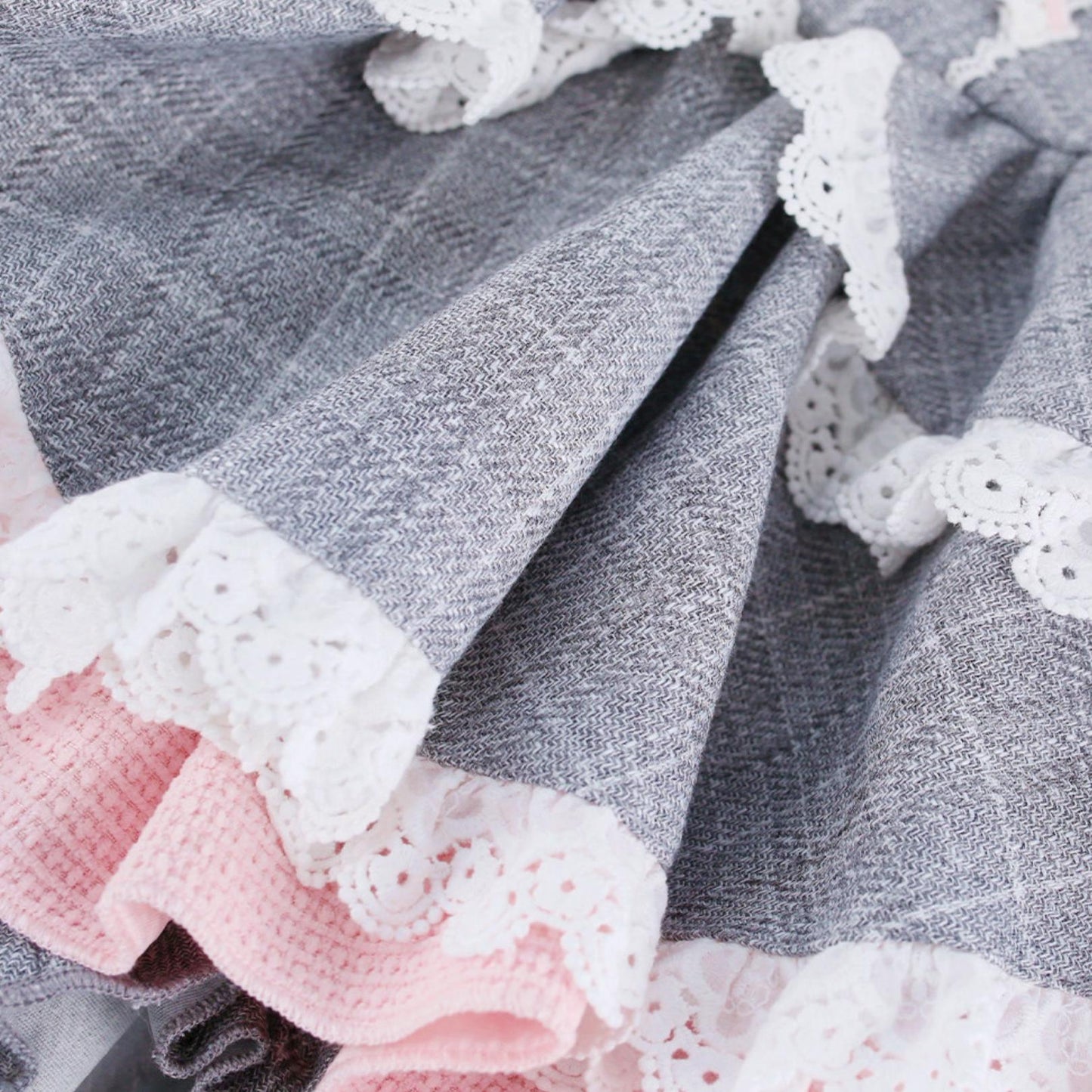 Weiße Bluse mit Schleife + Prinzessinnen-Korsettrock
