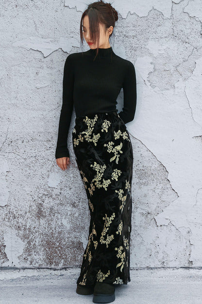 ブラックアンドゴールドベルベットスカート