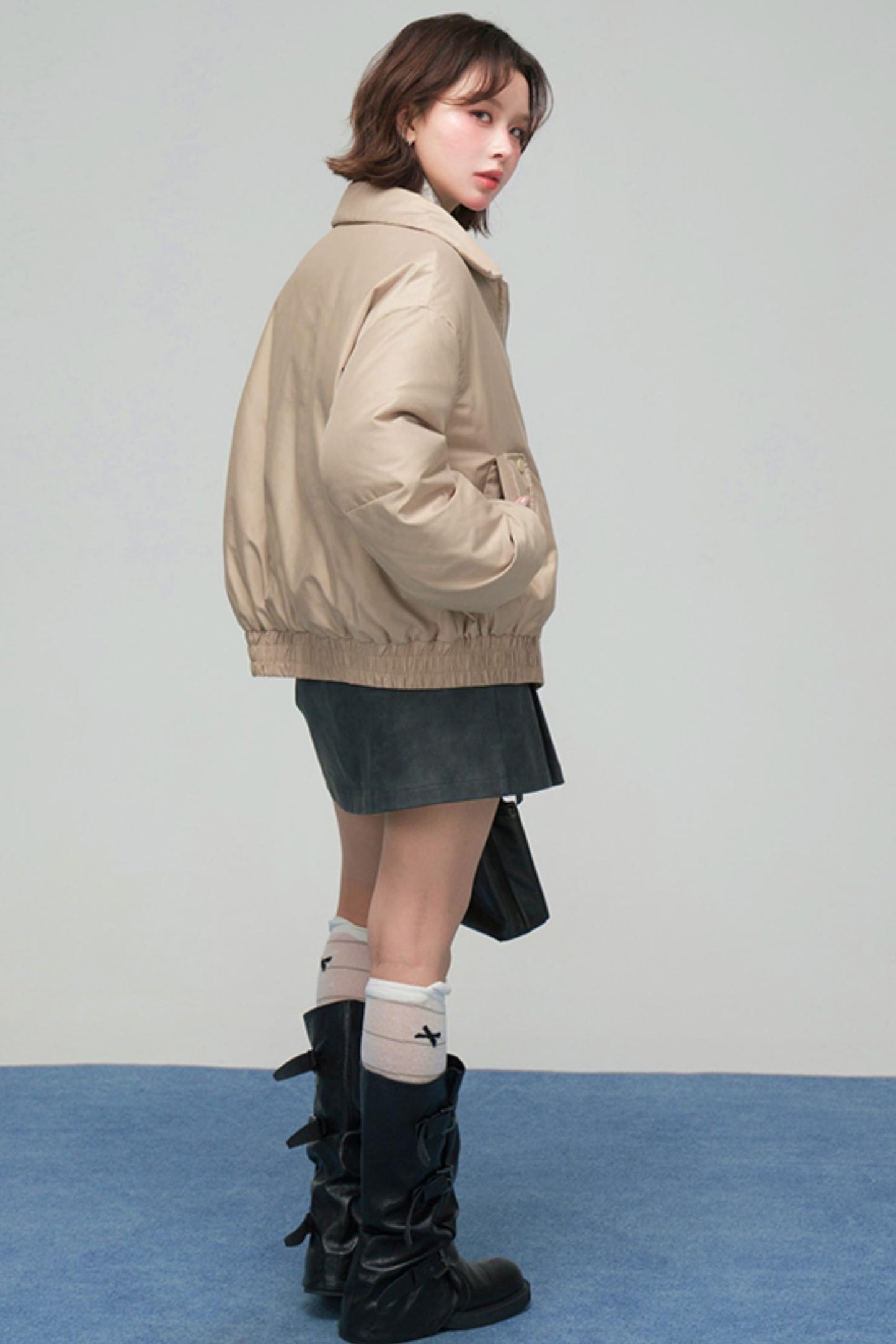 サテンコクーンダウンジャケット