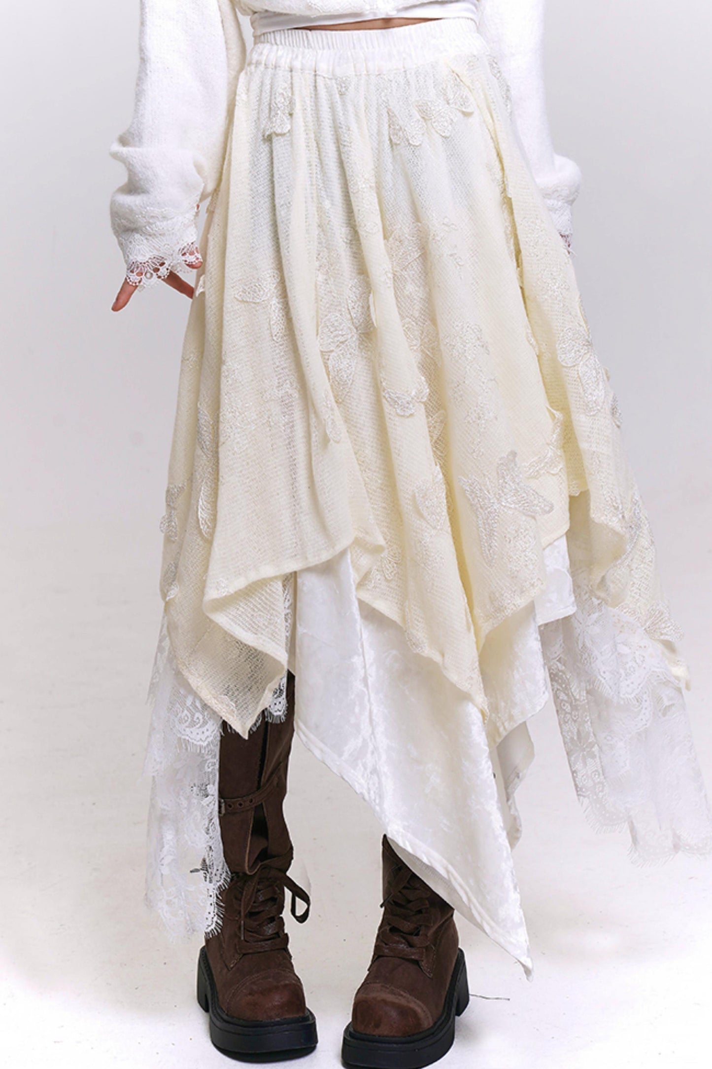 オフホワイトバタフライモチーフスカート