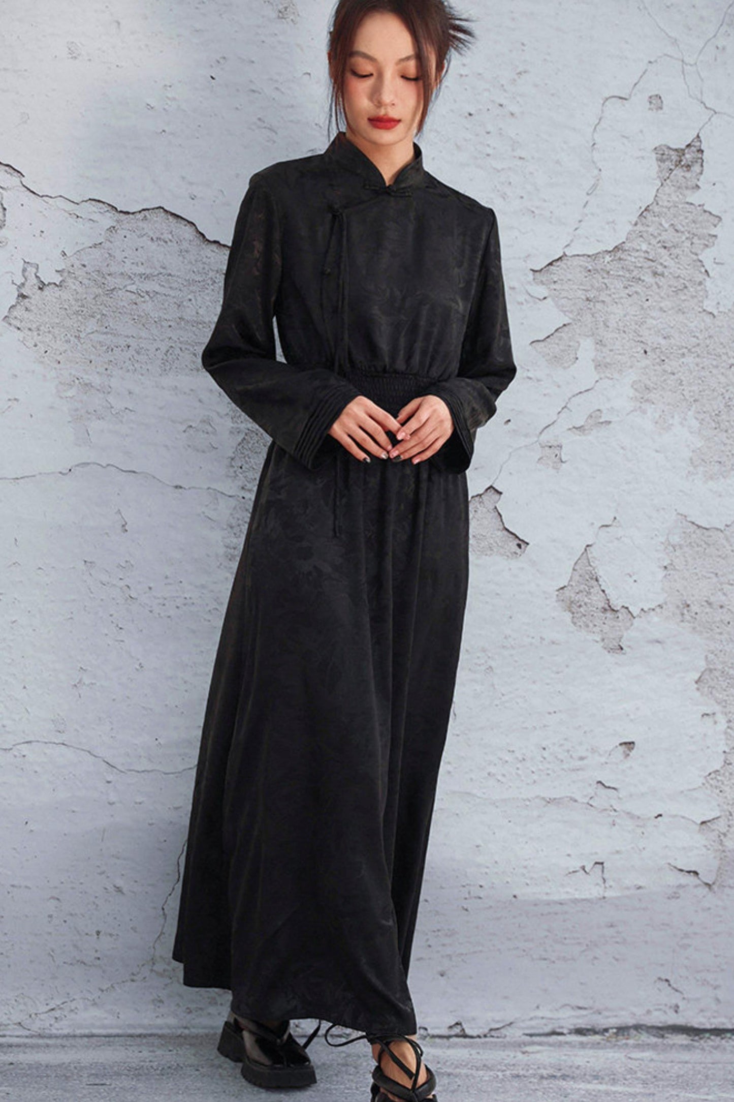 Kleid mit Jacquard-Taillenschnürung