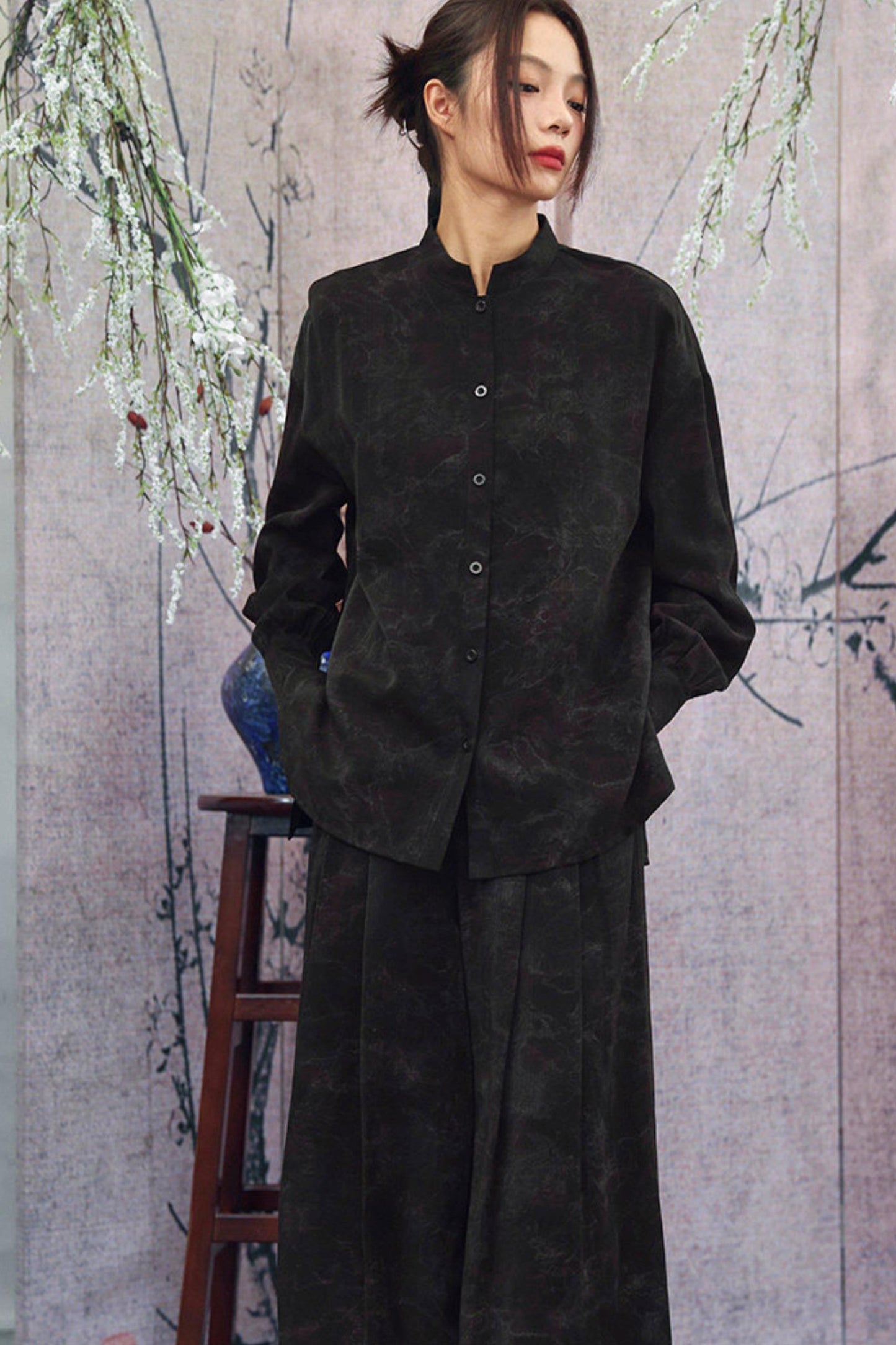 Camicia con colletto alla coreana sfumata nero scuro + pantaloni
