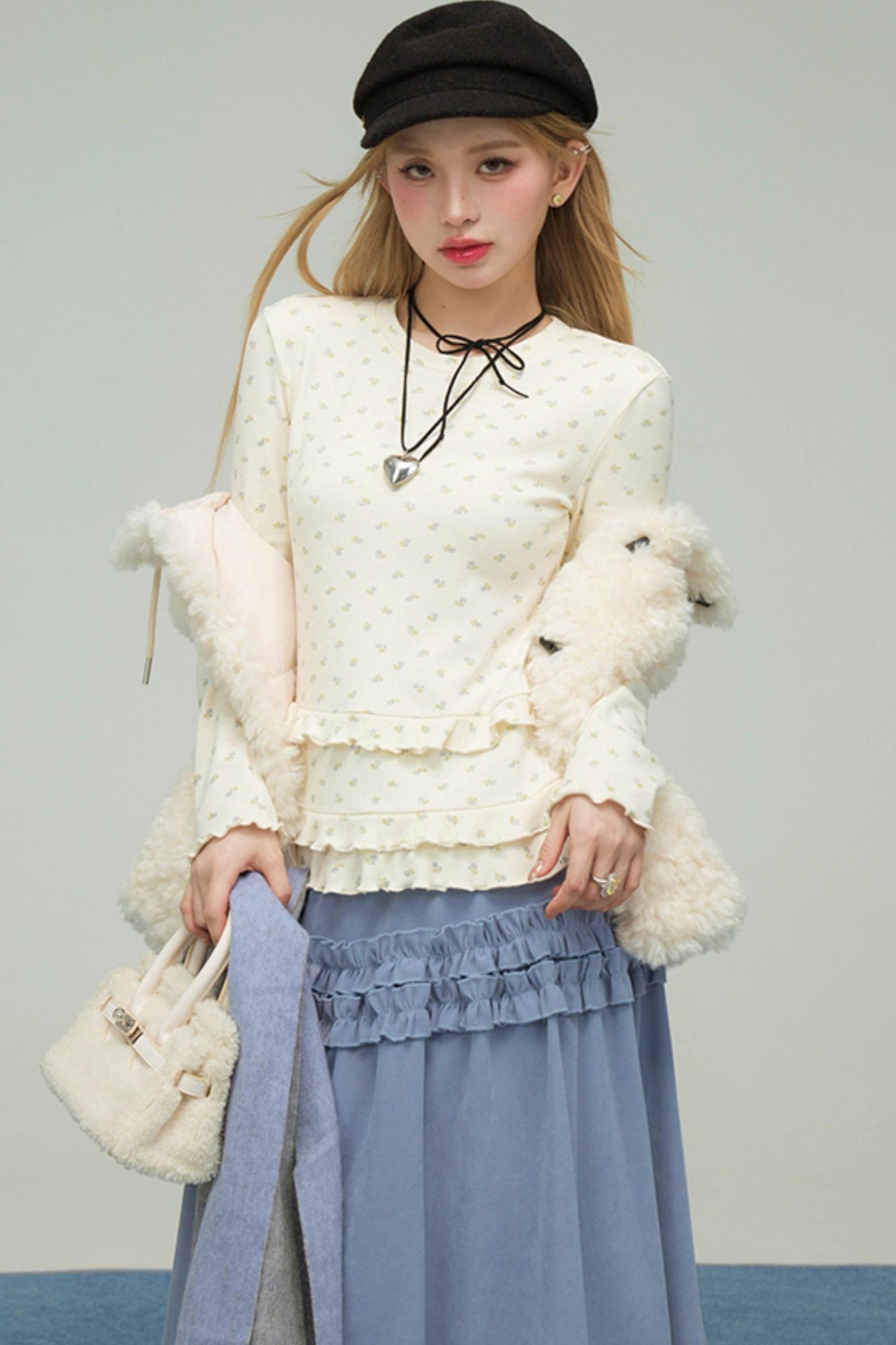 ミルキーアプリコットフローラルトップス