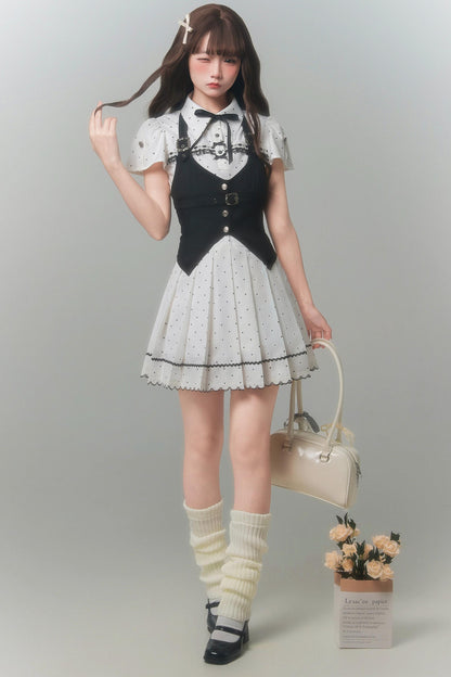 Vestido estilo muñeca monocromático de lunares + chaleco