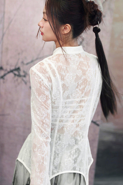 Romantisches weißes Spitzen-Hemd im transparenten Modestil