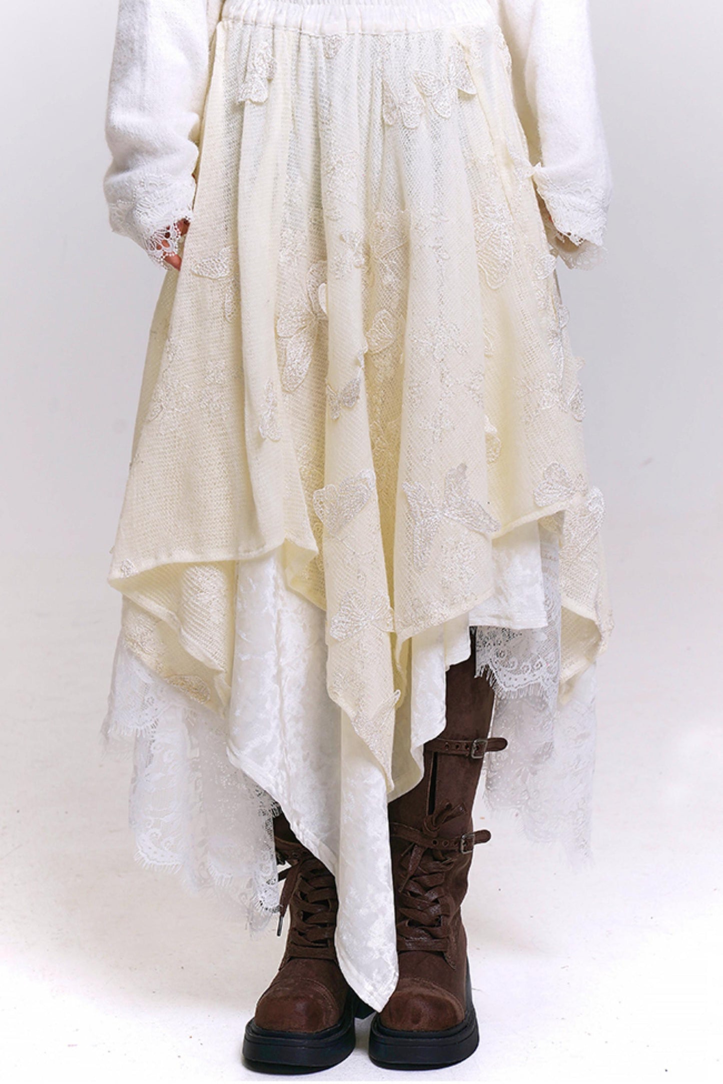 オフホワイトバタフライモチーフスカート