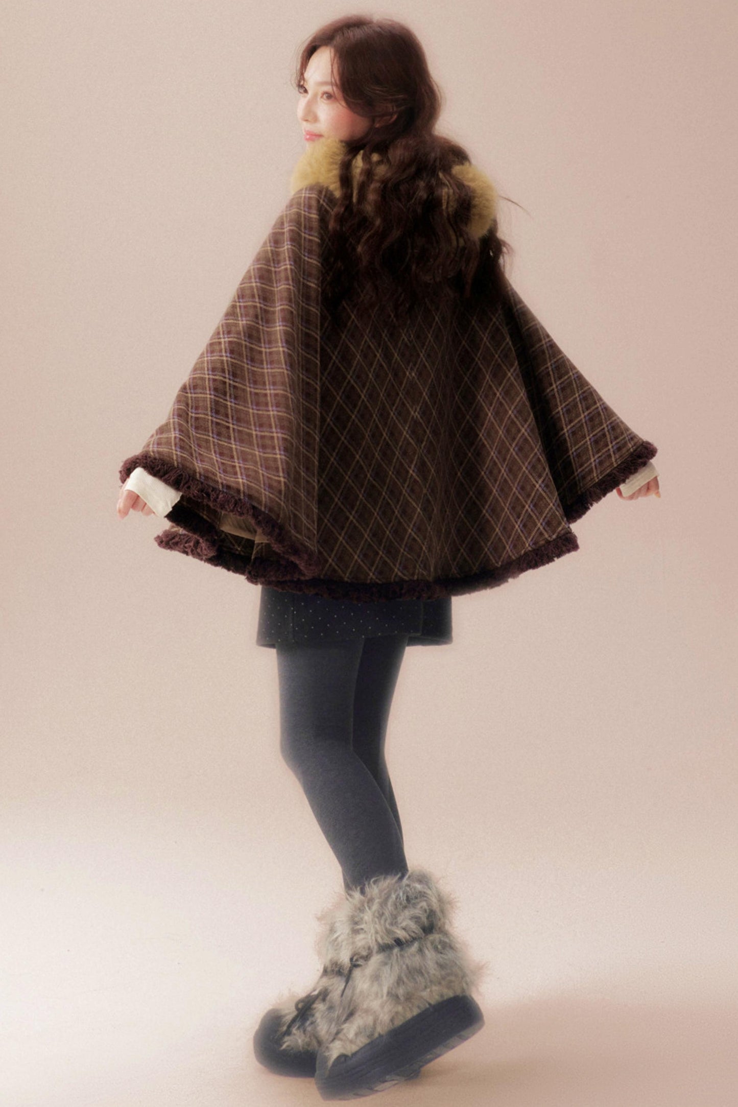 チェックファーカラーフーデッドケープ