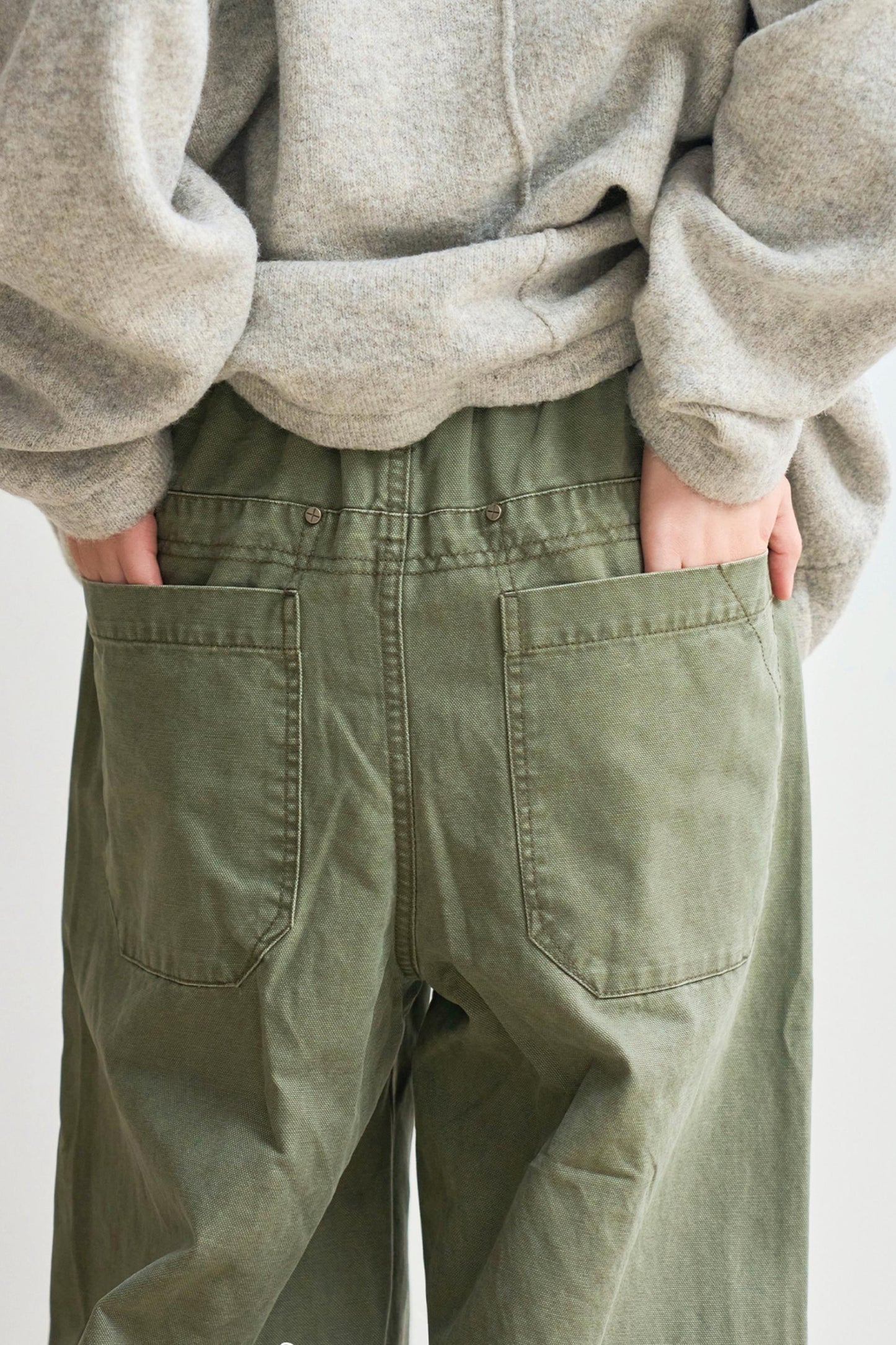 ミニマルソリッドストレートレッグパンツ