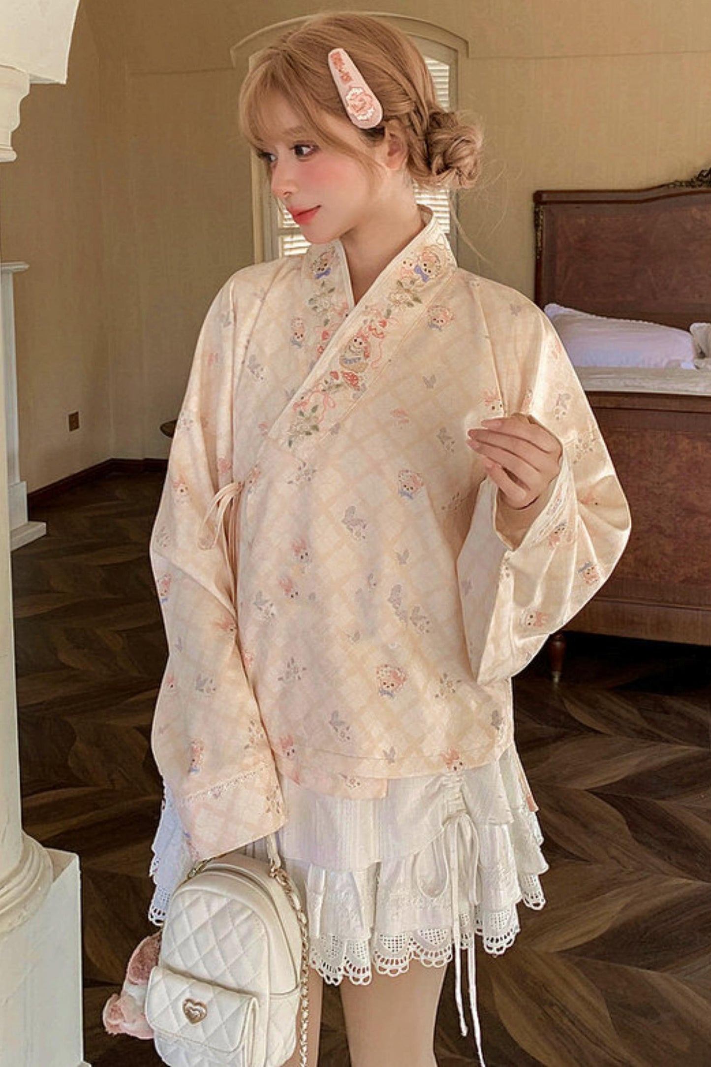 Chemisier avec broderie de conte de fées