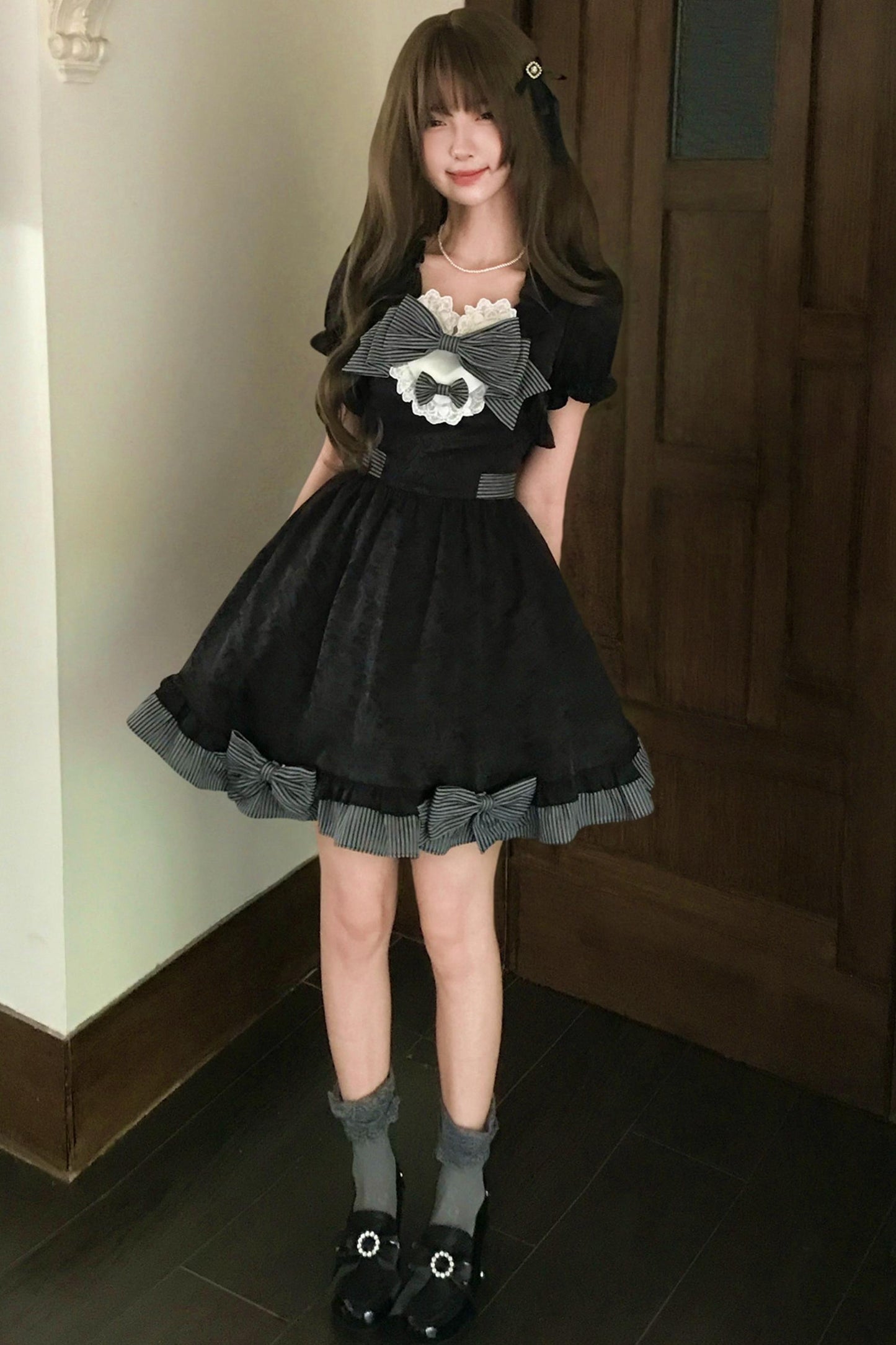 Gestreiftes Prinzessinnenkleid mit Schleife