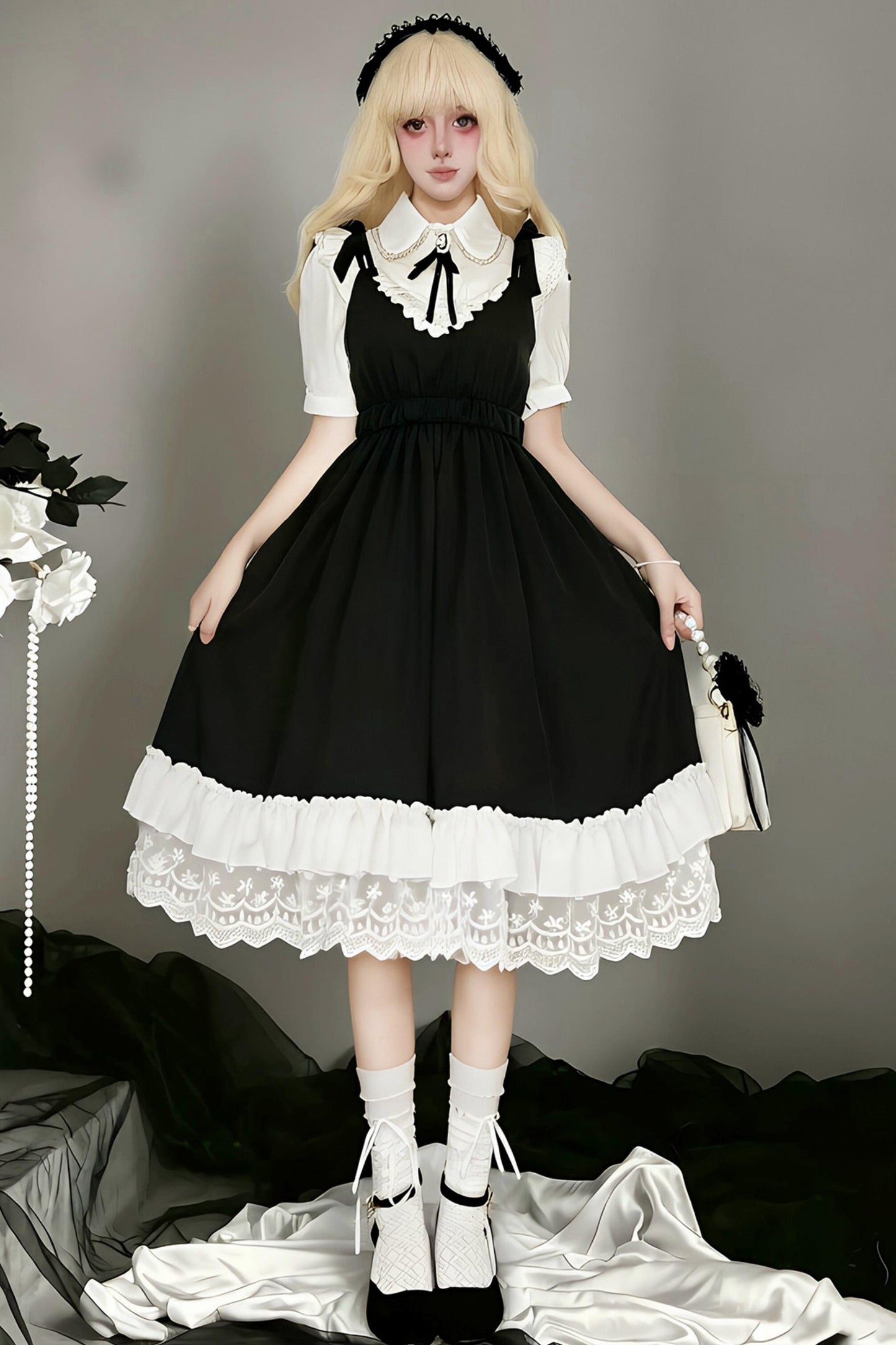 Monochromer Doll-Lolita-Jumperrock + Hemd mit Fliege