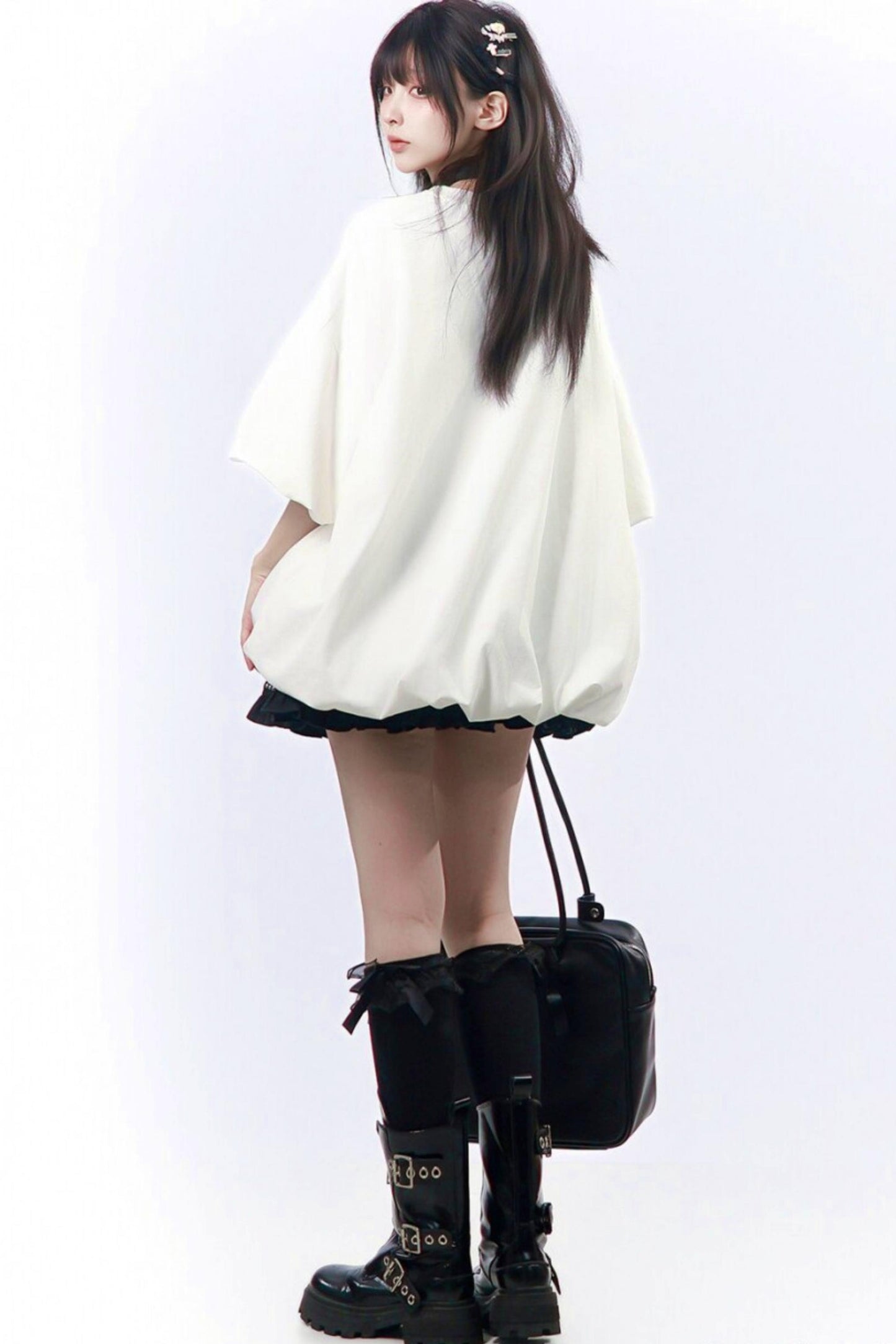 t-shirt oversize con logo mela