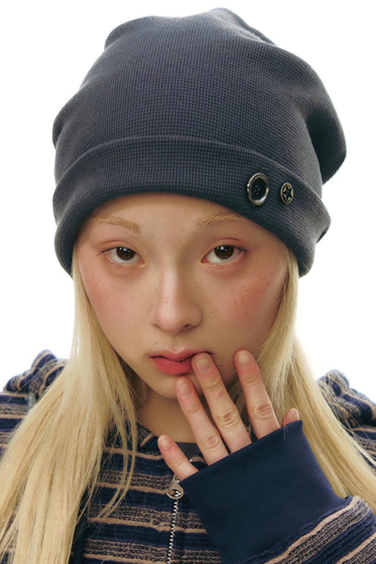 Bonnet à boutons en tricot gaufré