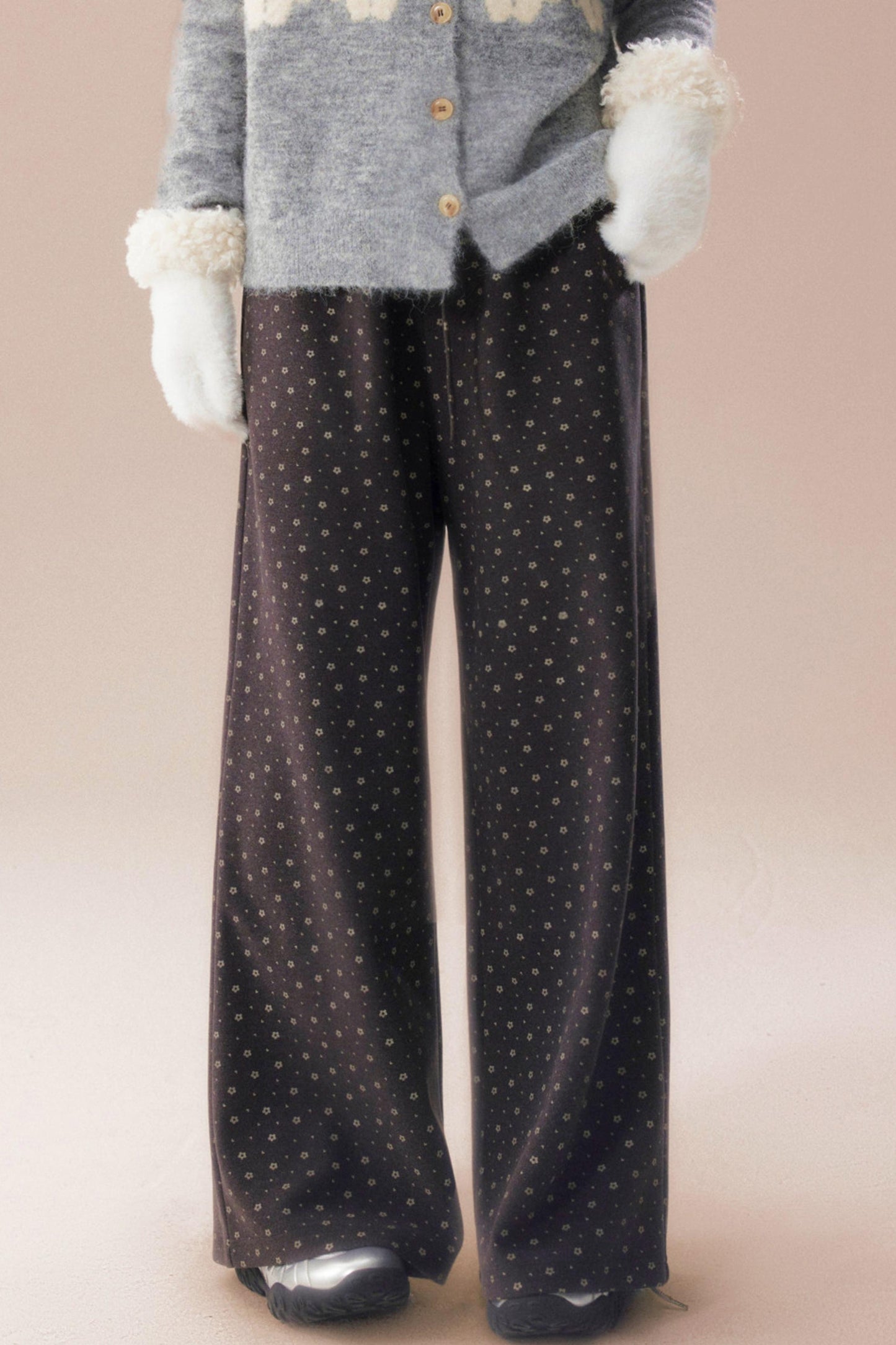 Design straight loose pants