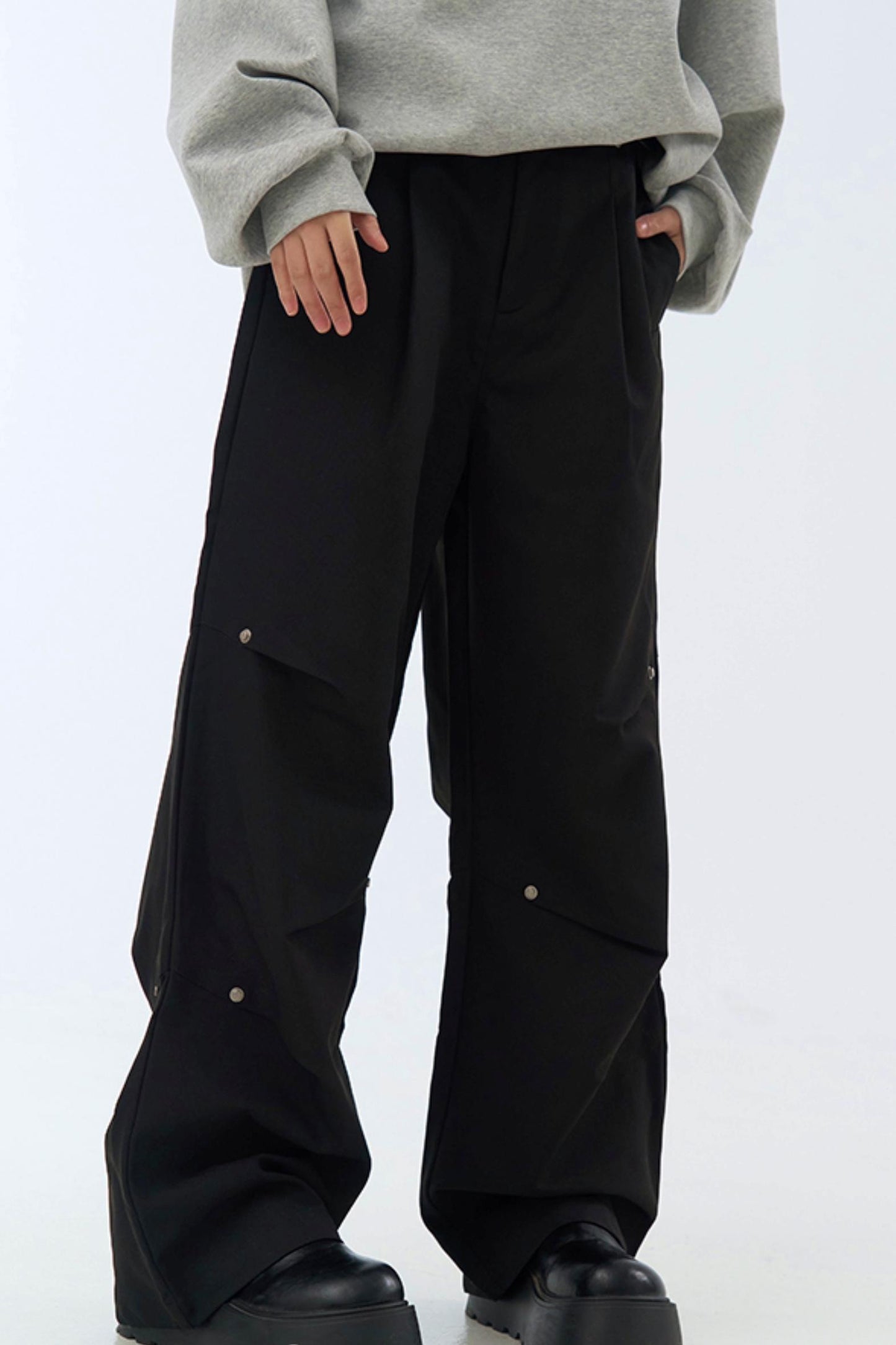 リラックスフィットプリーツレッグパンツ