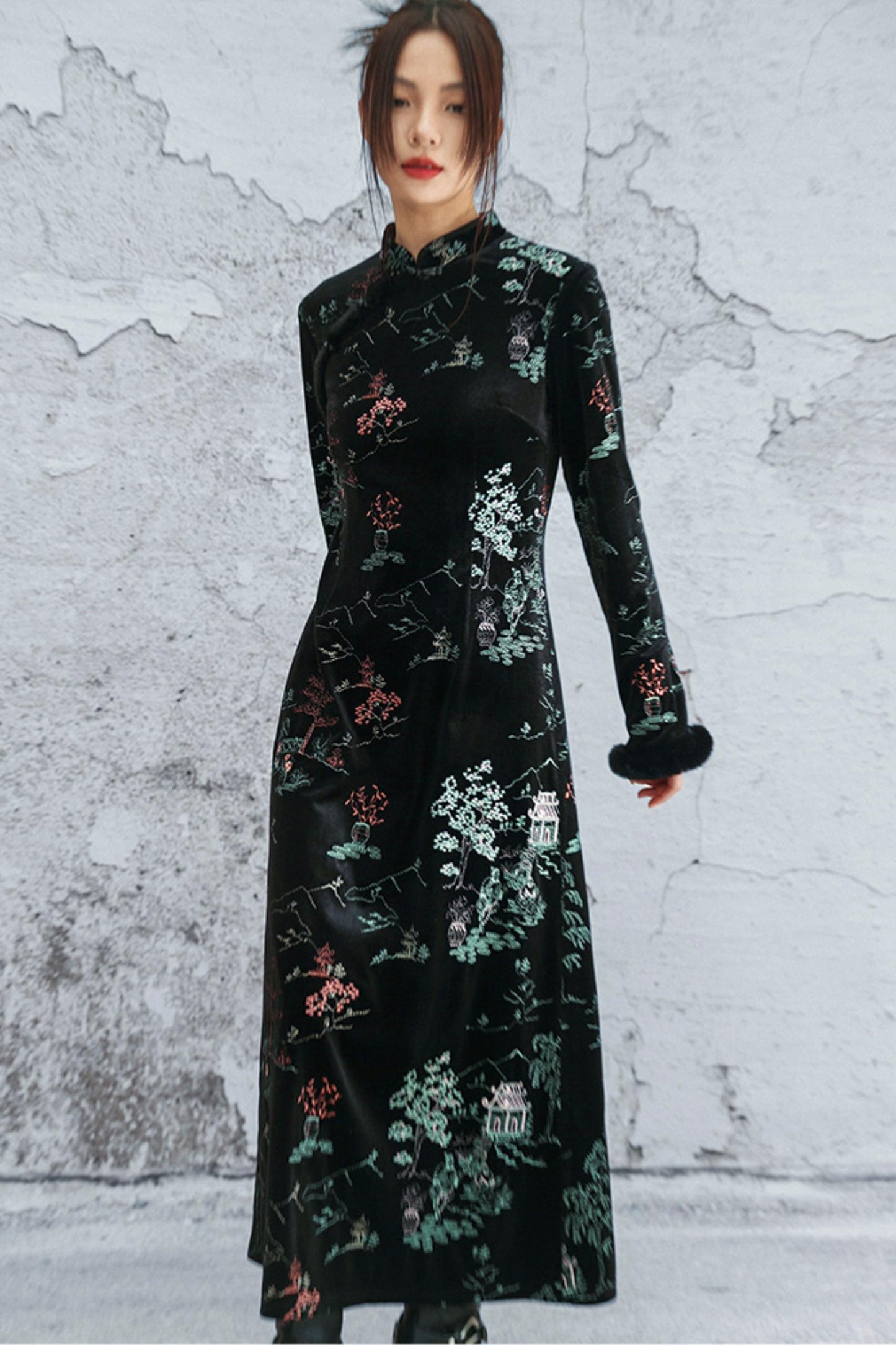 エンブロイダープラッシュチョンサムドレス