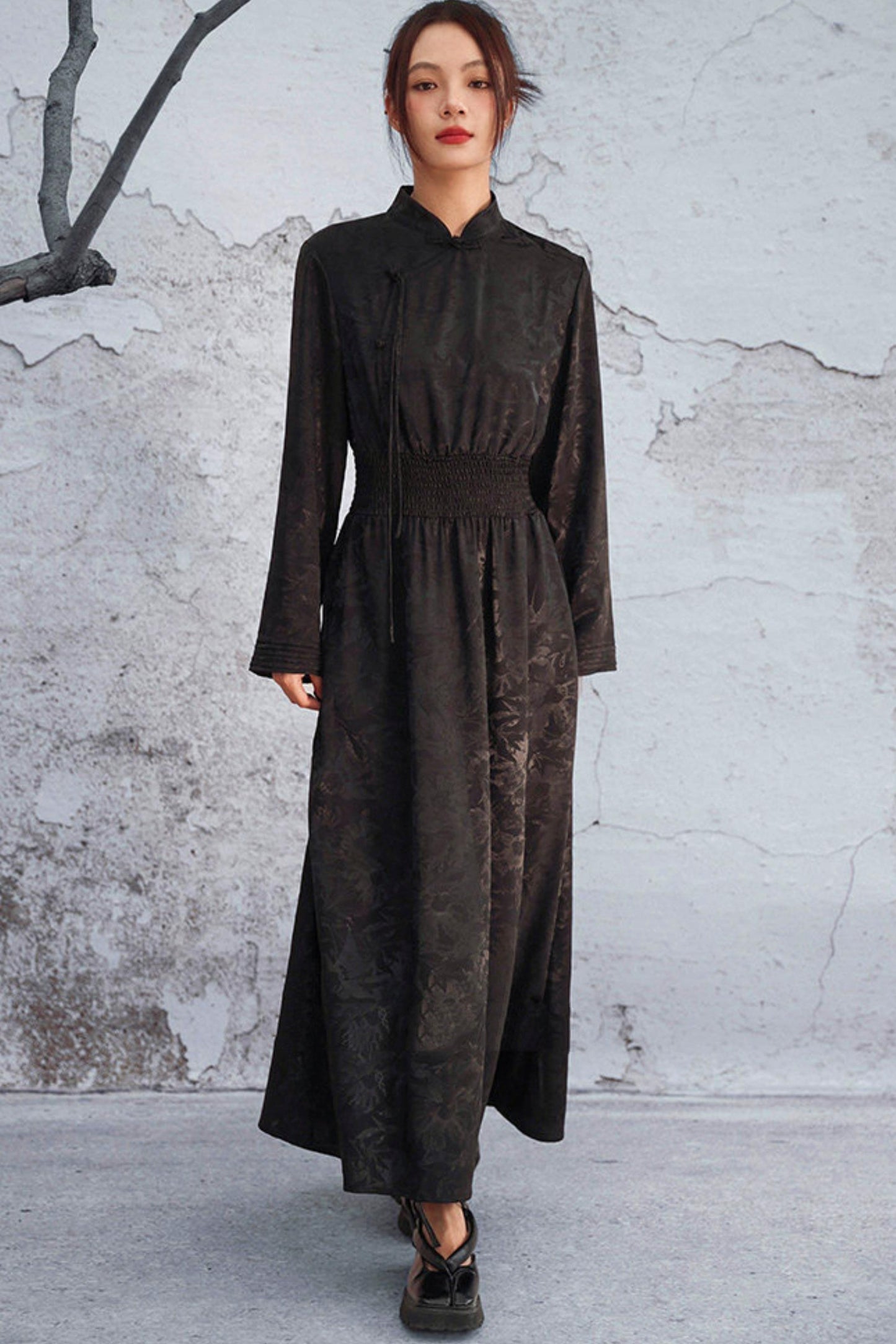 Kleid mit Jacquard-Taillenschnürung