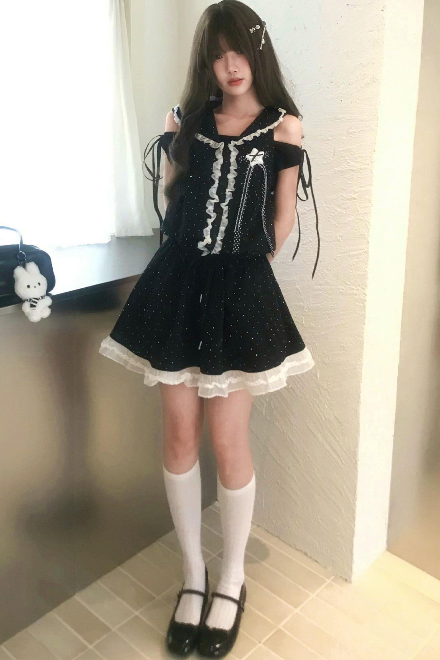 Vestido de hombros descubiertos con estrellas negras + top