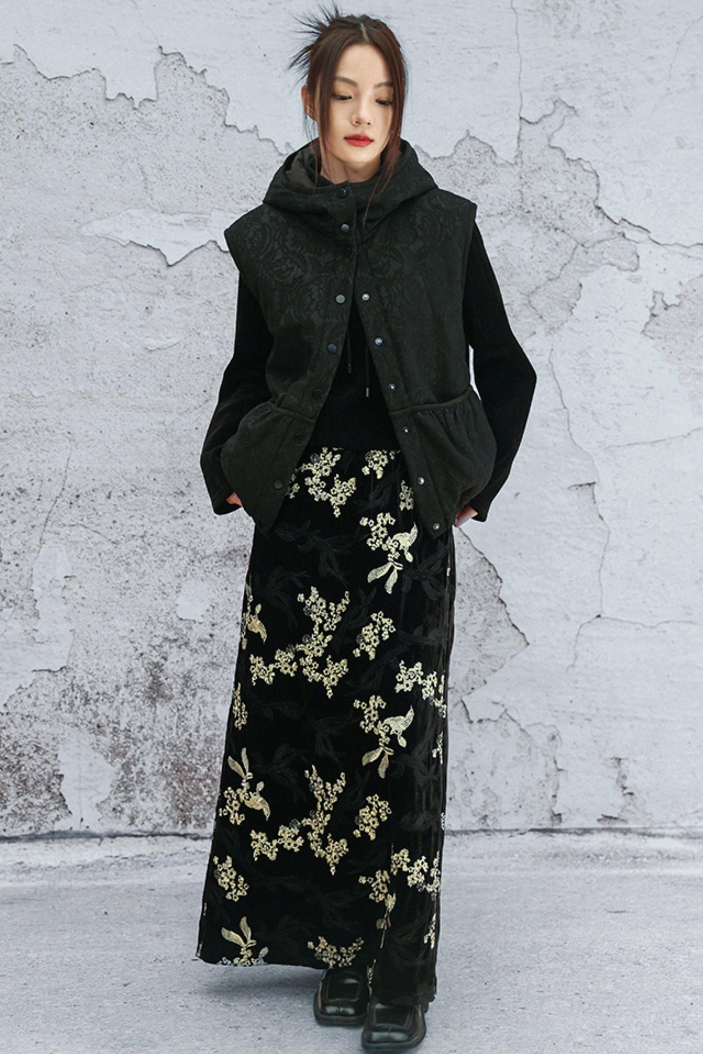 ブラックアンドゴールドベルベットスカート