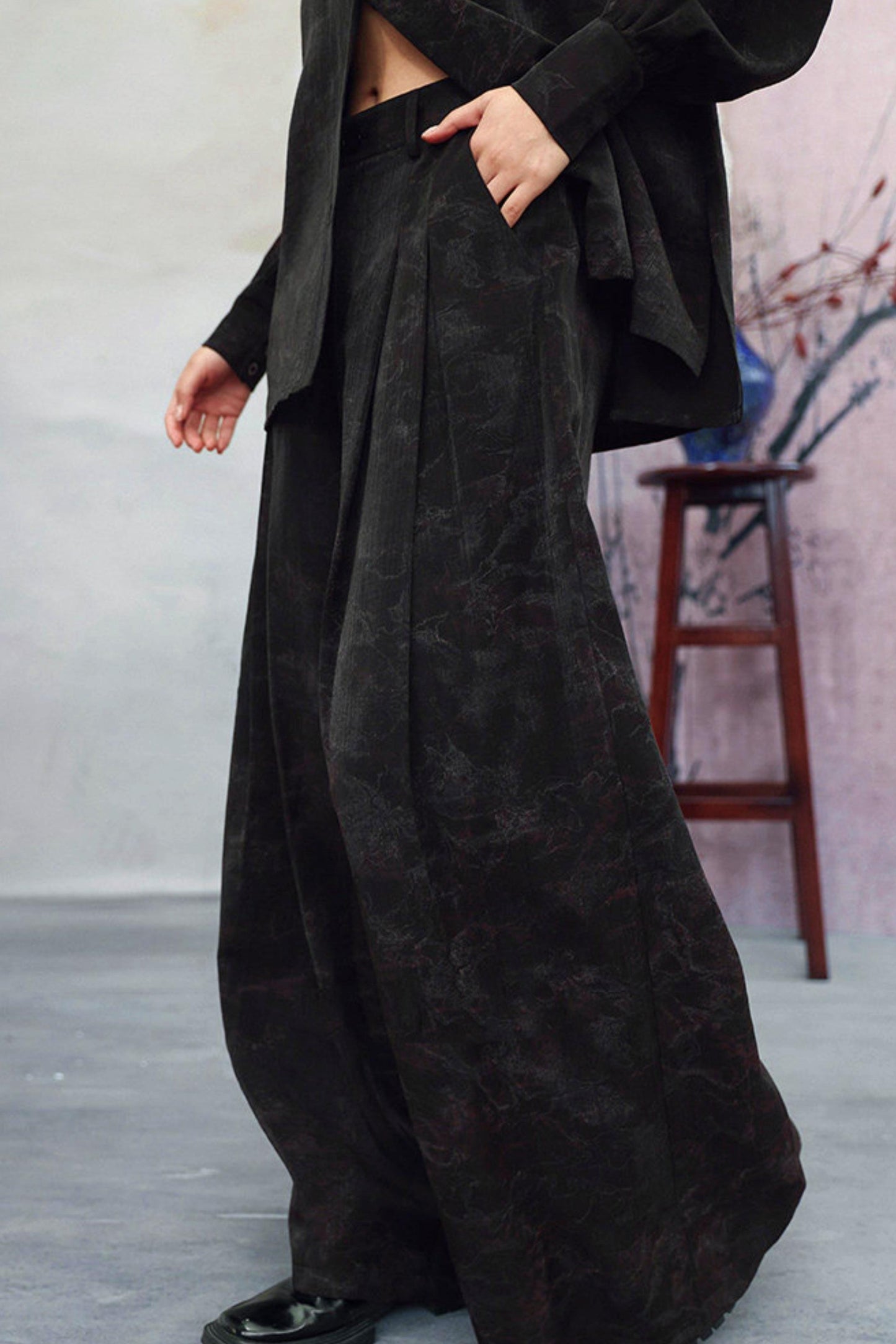 Camicia con colletto alla coreana sfumata nero scuro + pantaloni