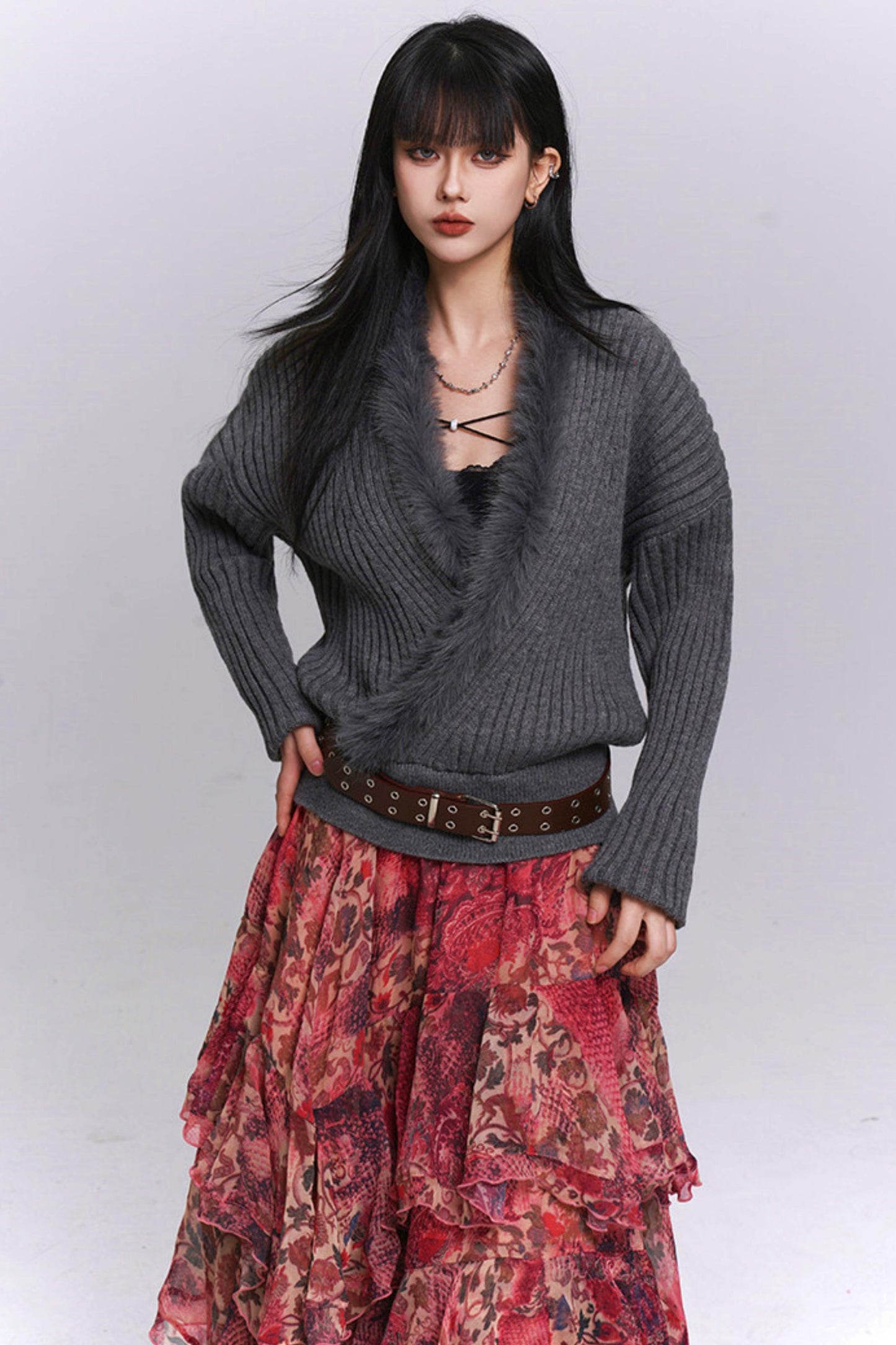 ソフトVネックニットセーター