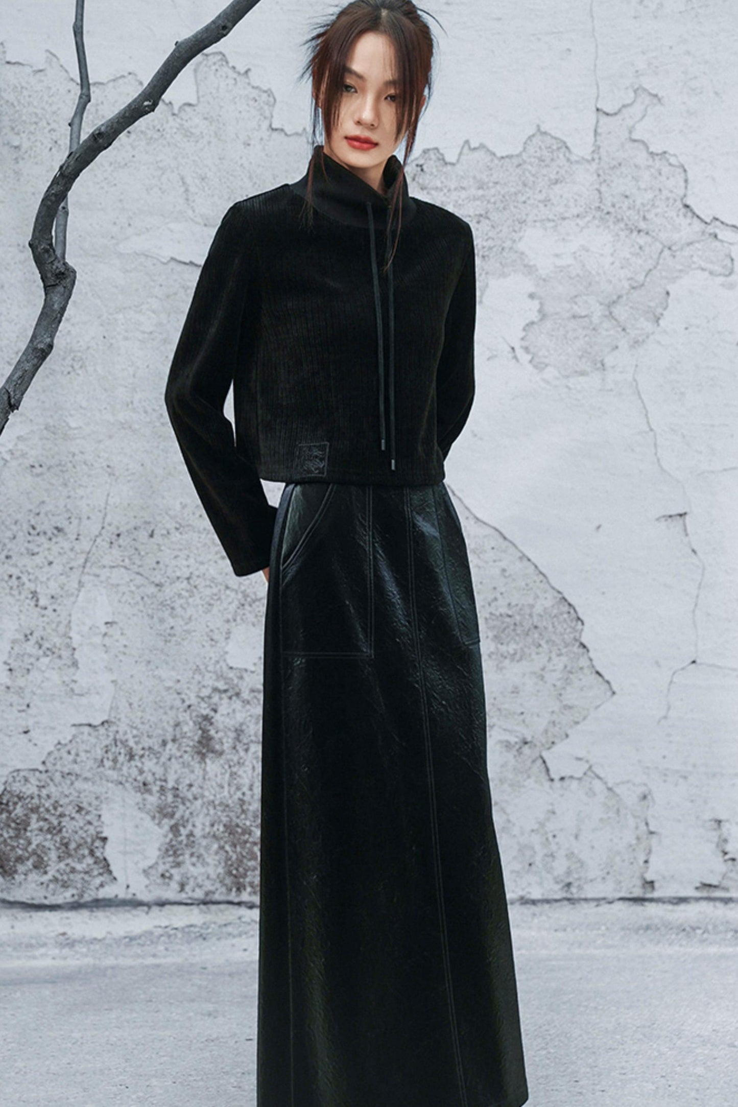 ダークモードハイネックトップス