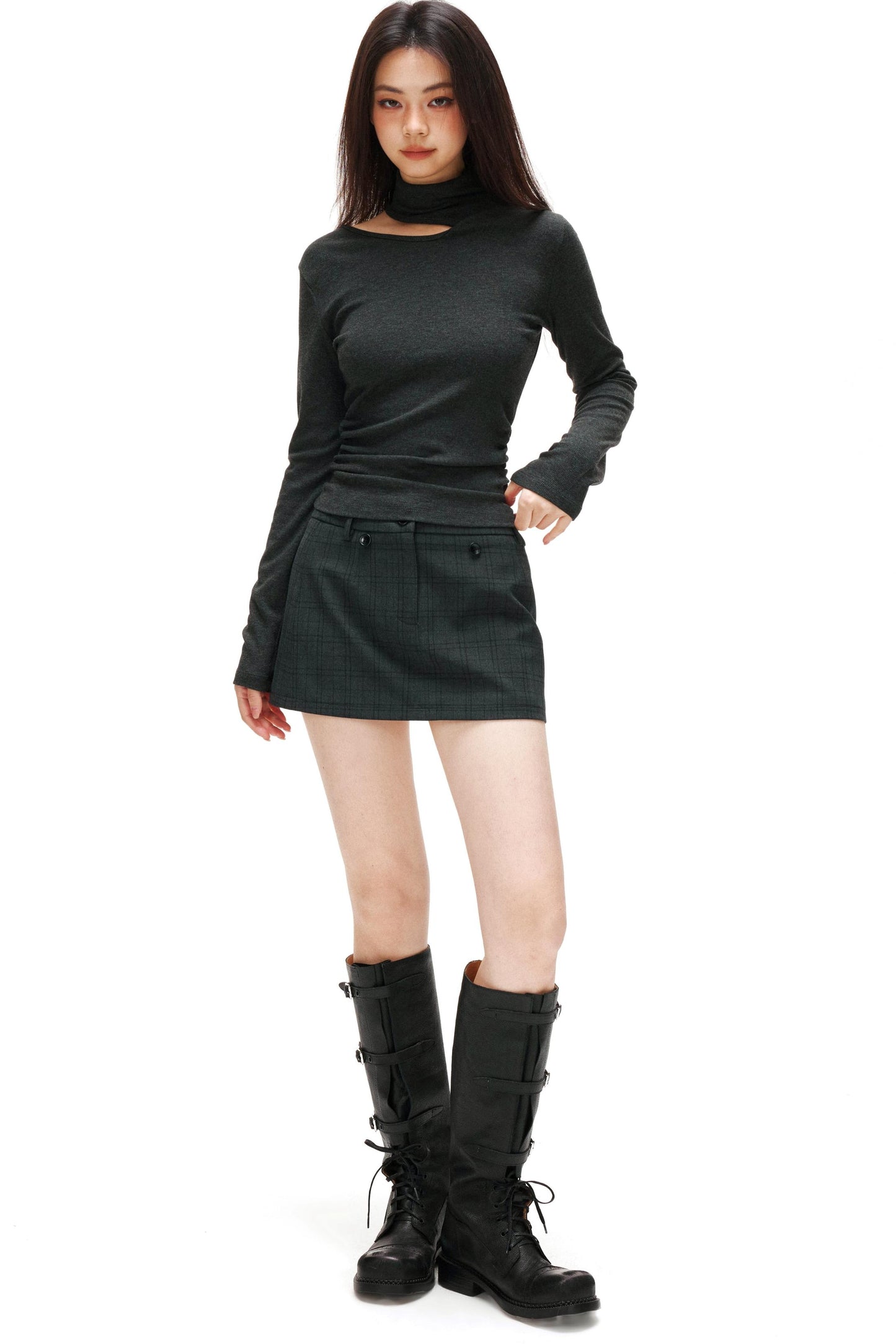 カットデザインタートルネックトップス