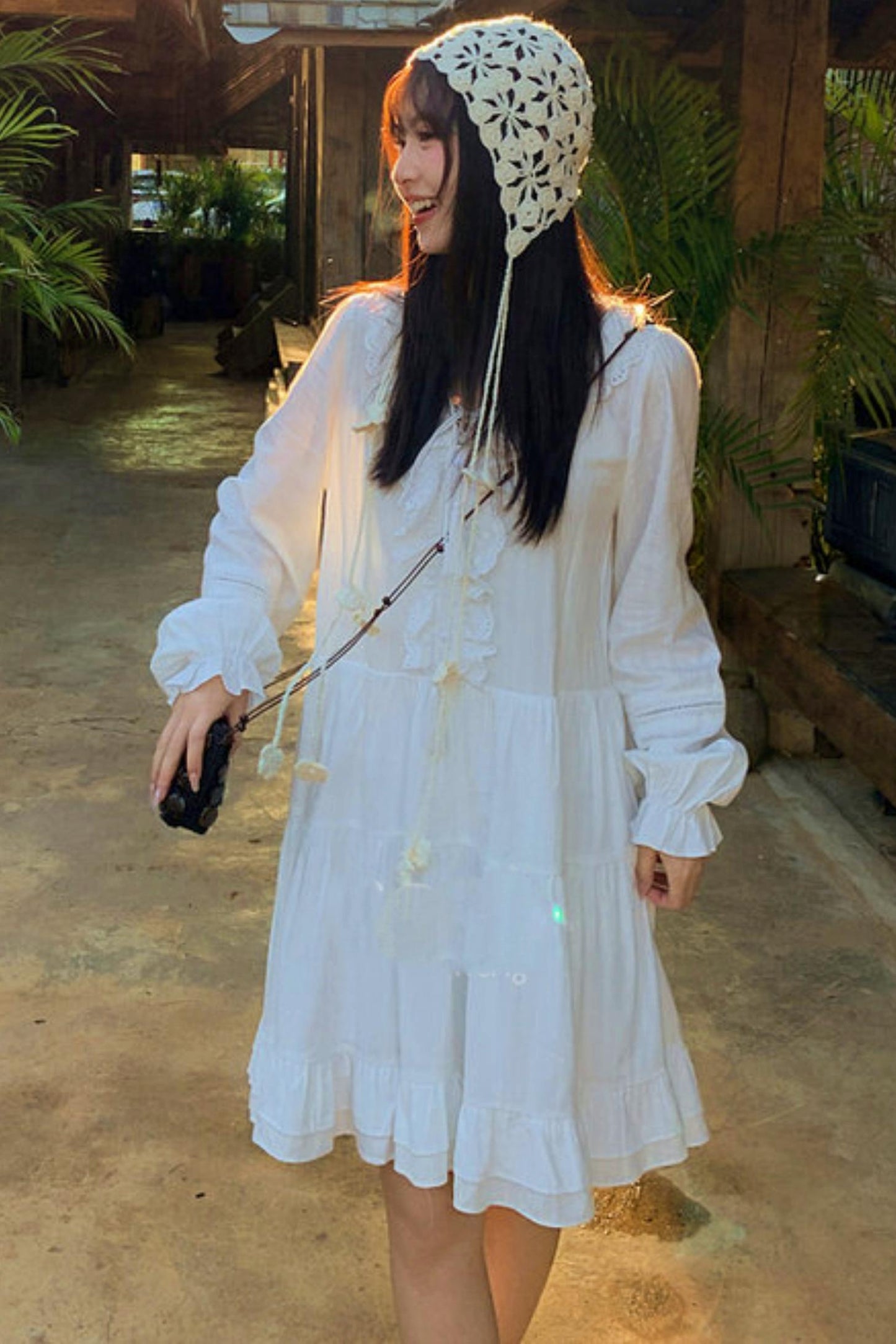 Kleid mit reinen Spitzenärmeln