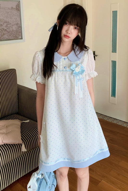 Babyblau-Polka-Dot-Kleid mit Engelsflügeln