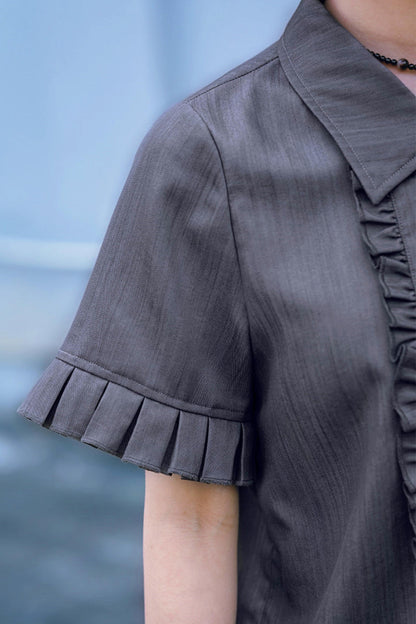 Rauchgraues Set im Uniformstil