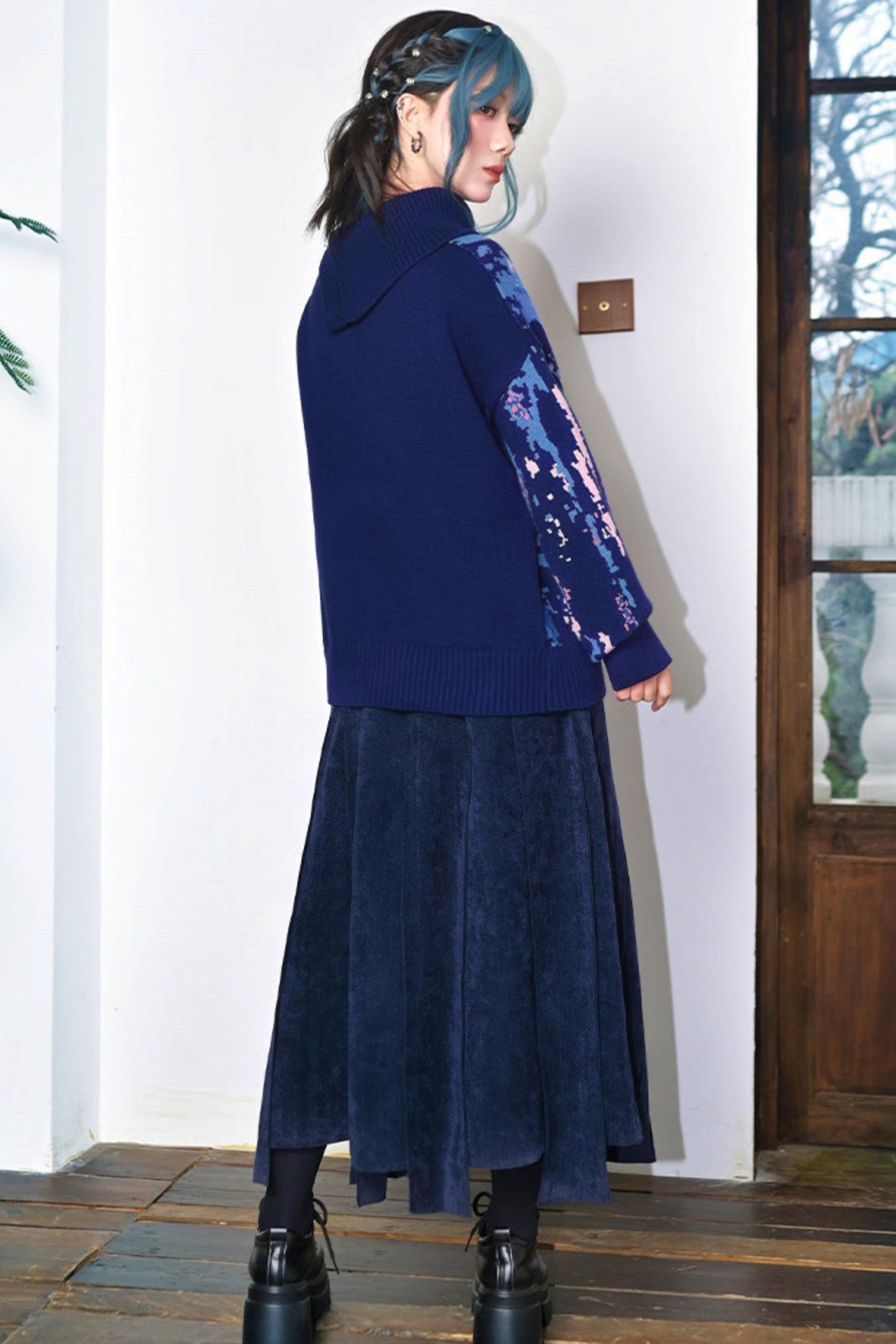 Floating Fin Dream Jacquard Top