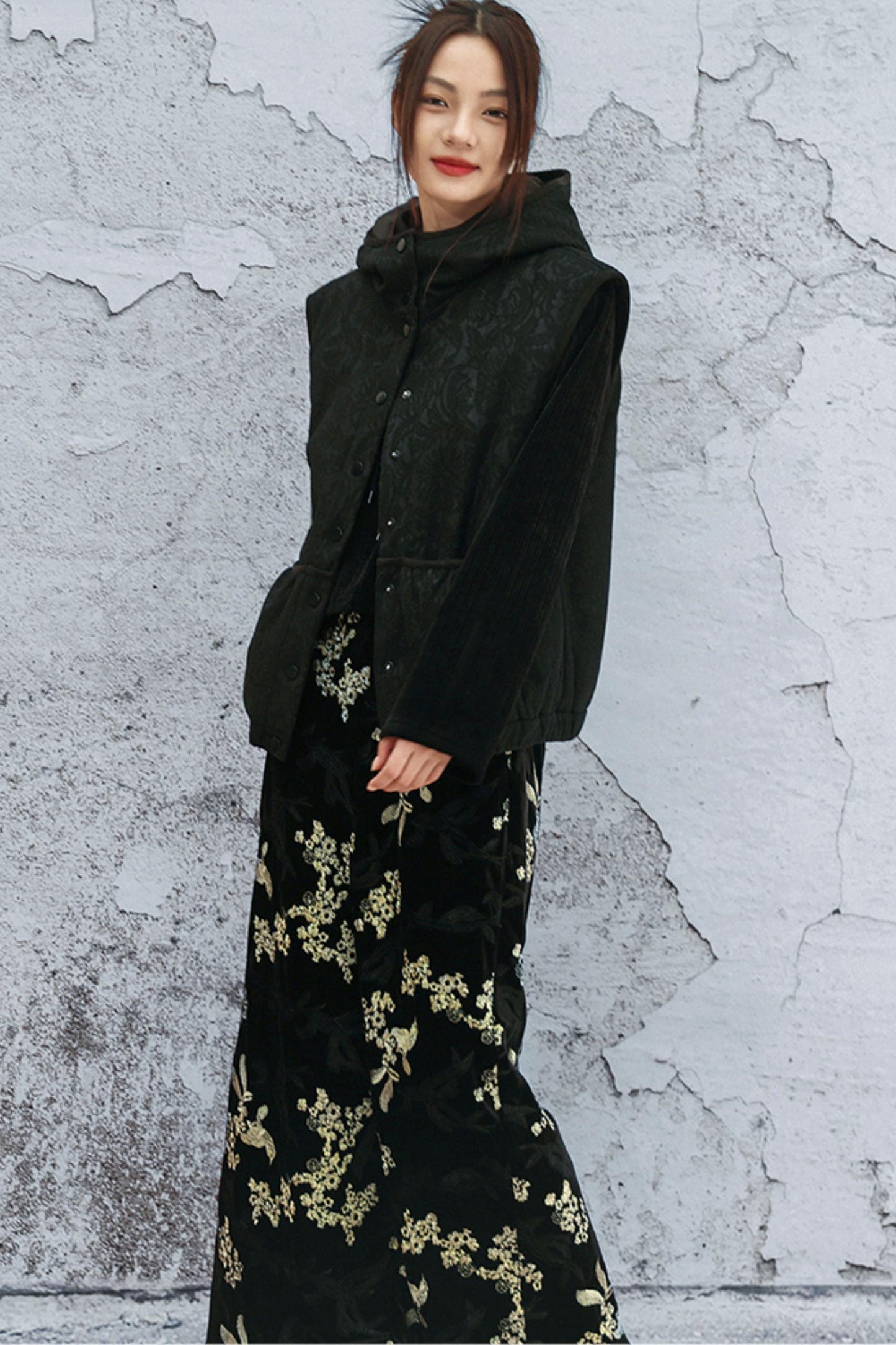 ブラックアンドゴールドベルベットスカート