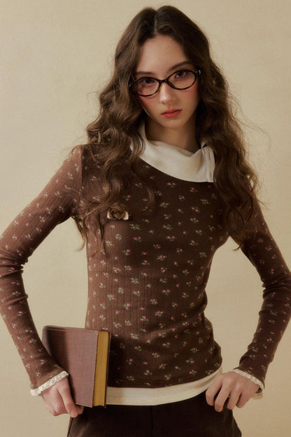 フローラルタイトタートルネックトップス