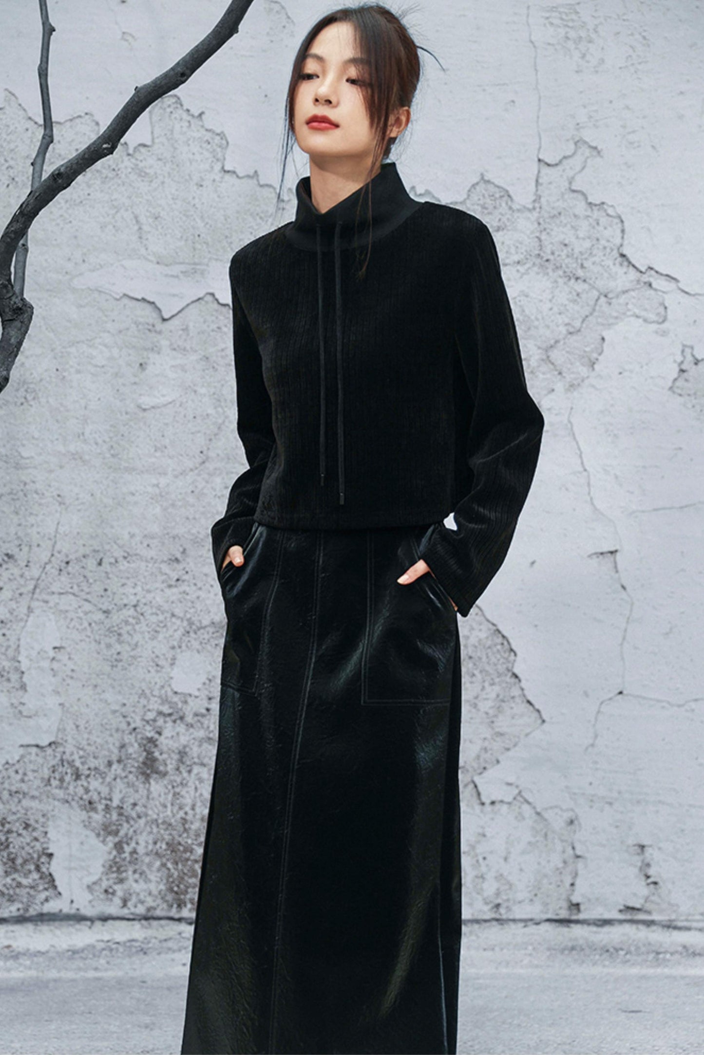 ダークモードハイネックトップス