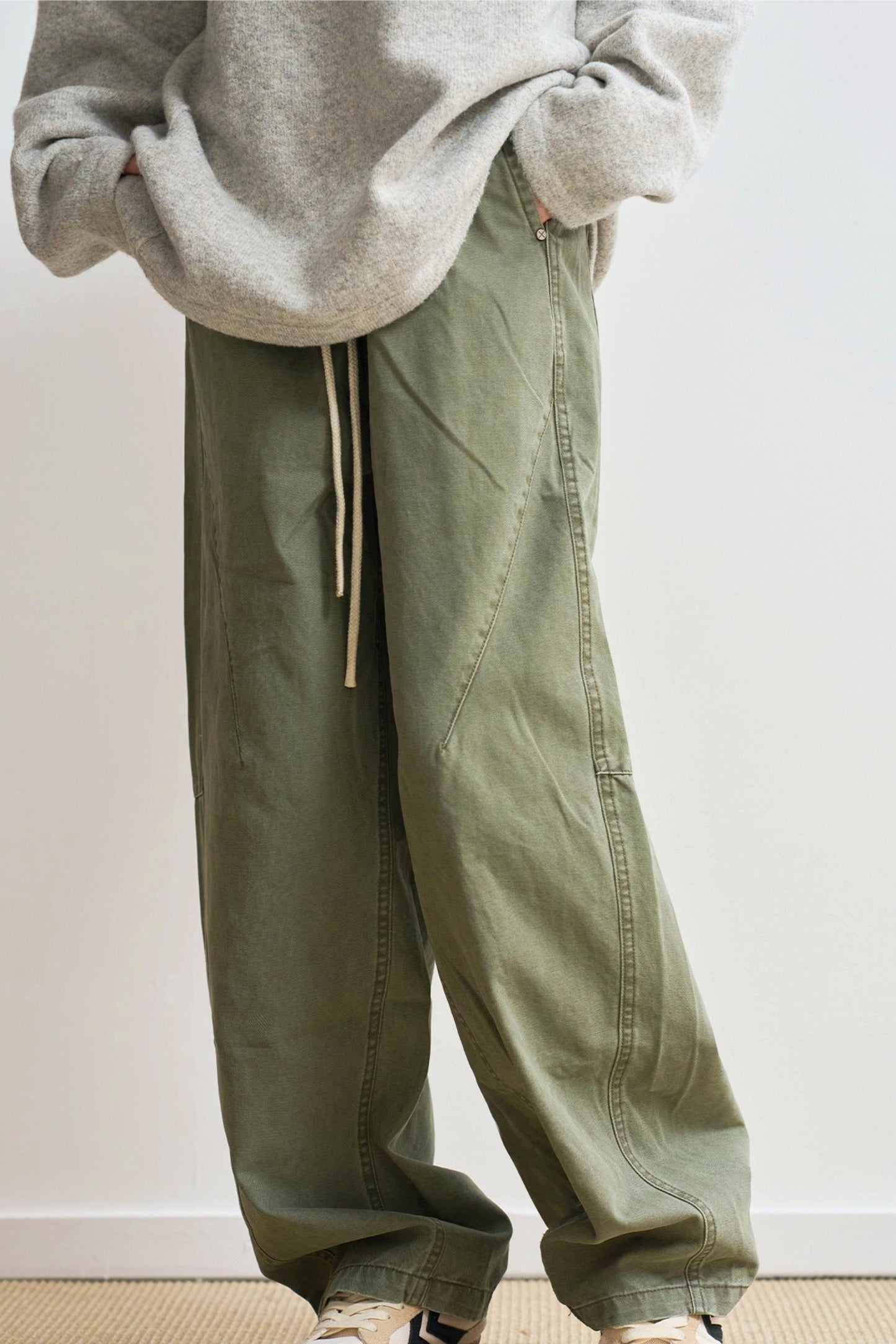 ミニマルソリッドストレートレッグパンツ