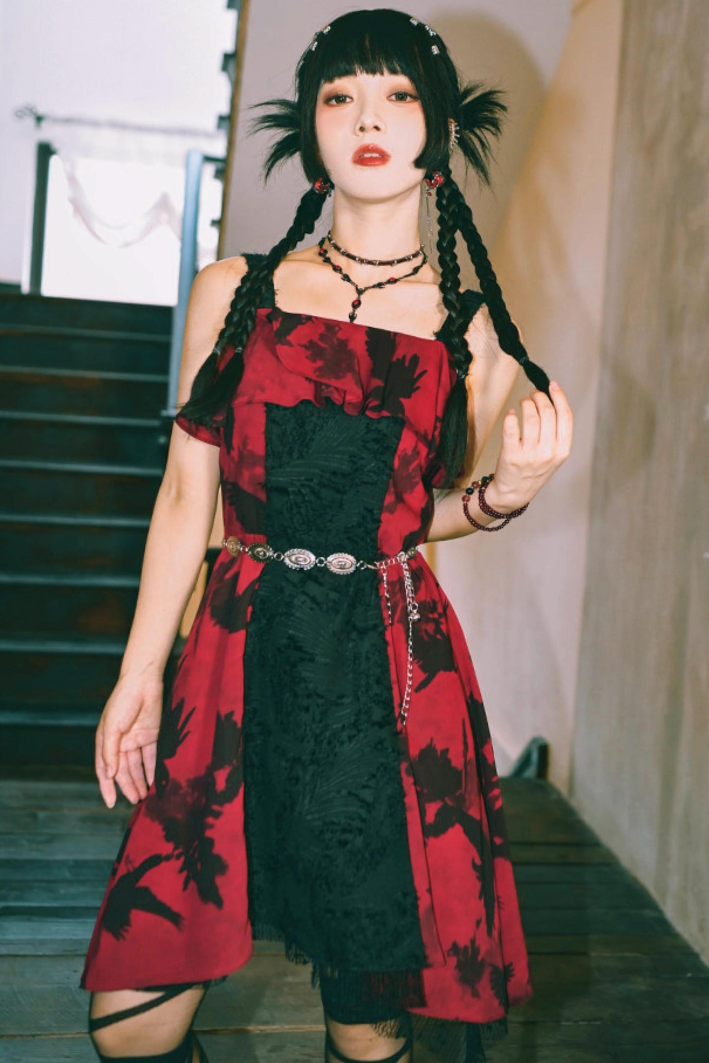 Dunkelkrähen-Chiffonkleid