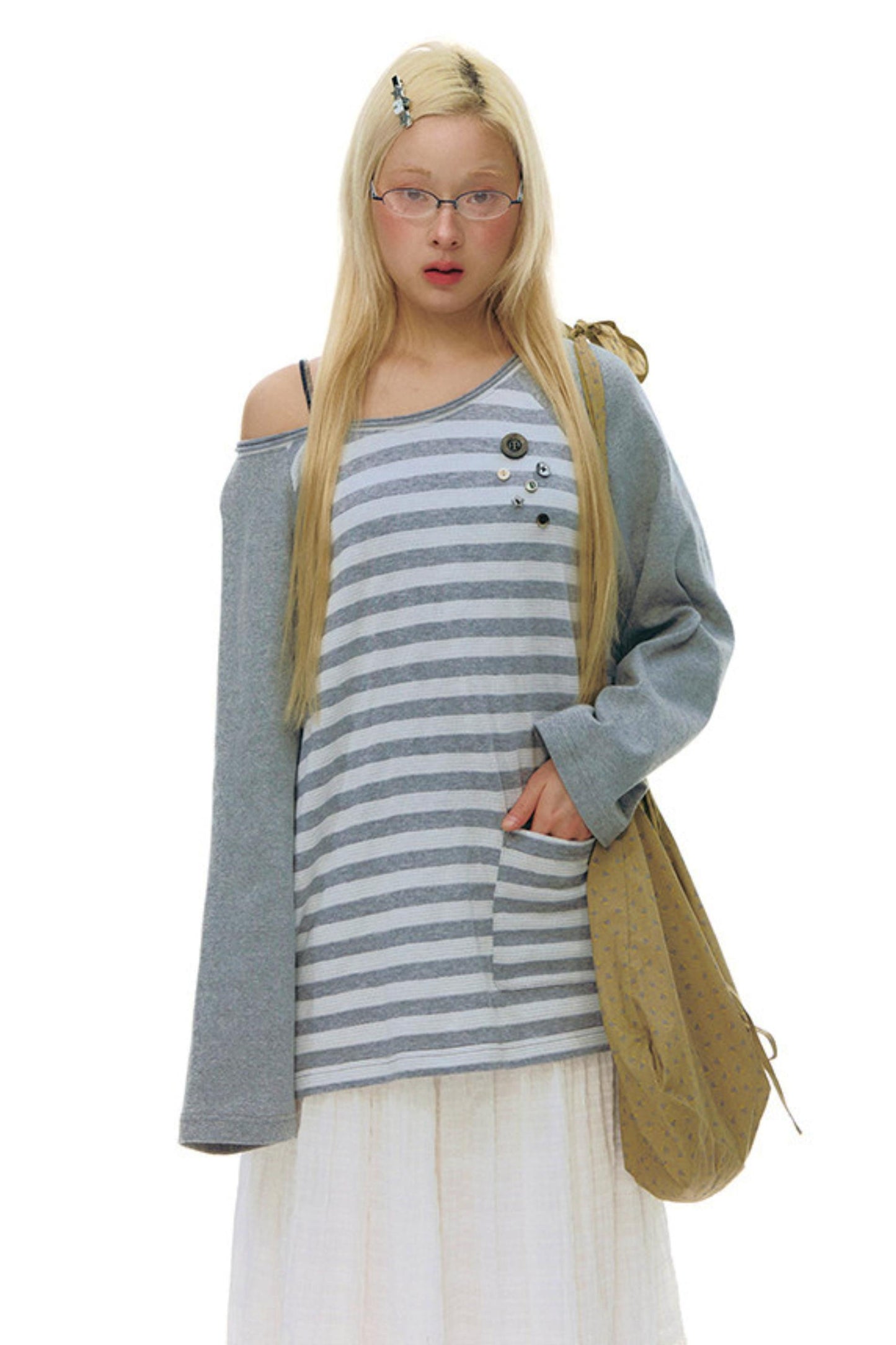 ボタンボーダーオフショルダートップス