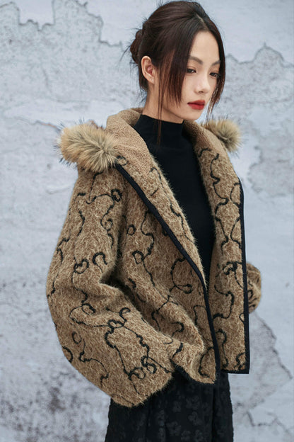 ダークモードファーフードコート