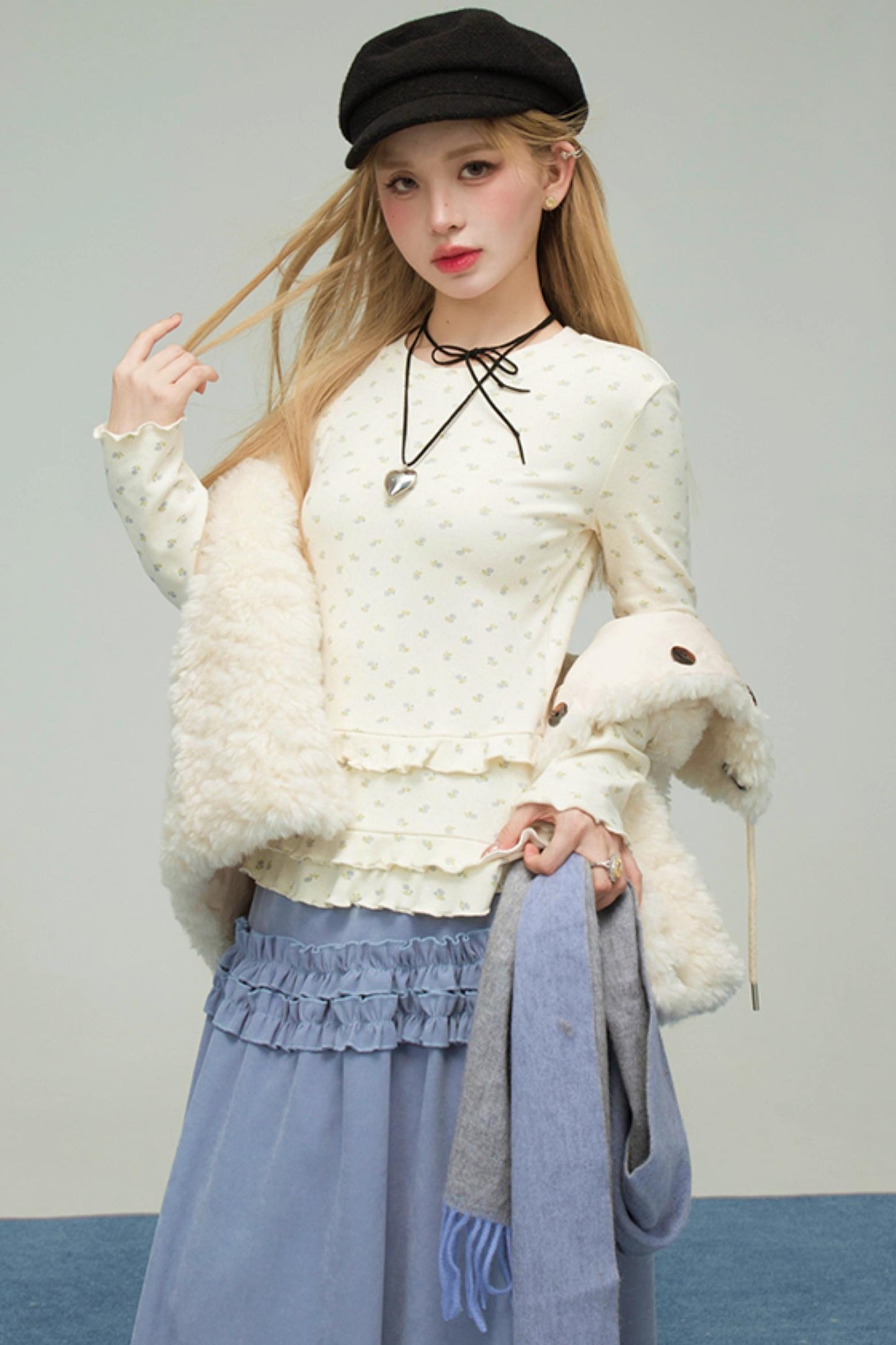 ミルキーアプリコットフローラルトップス