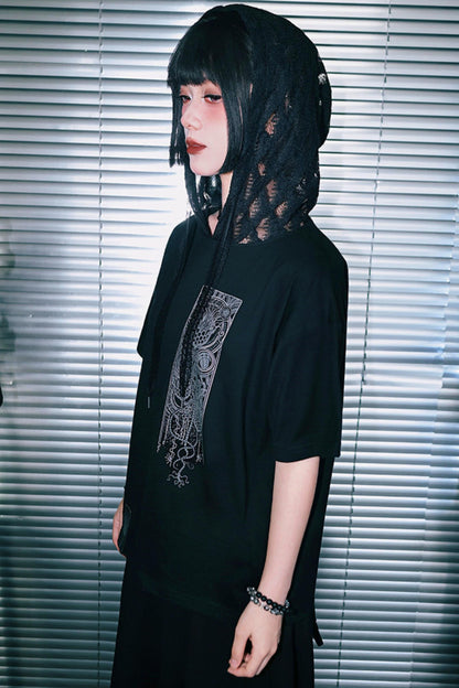 Dekadentes Oversize-T-Shirt im China-Stil