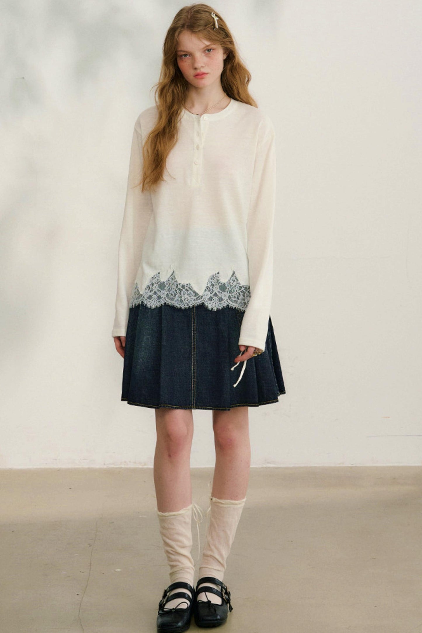 スウェイングシルエットレースブラウス